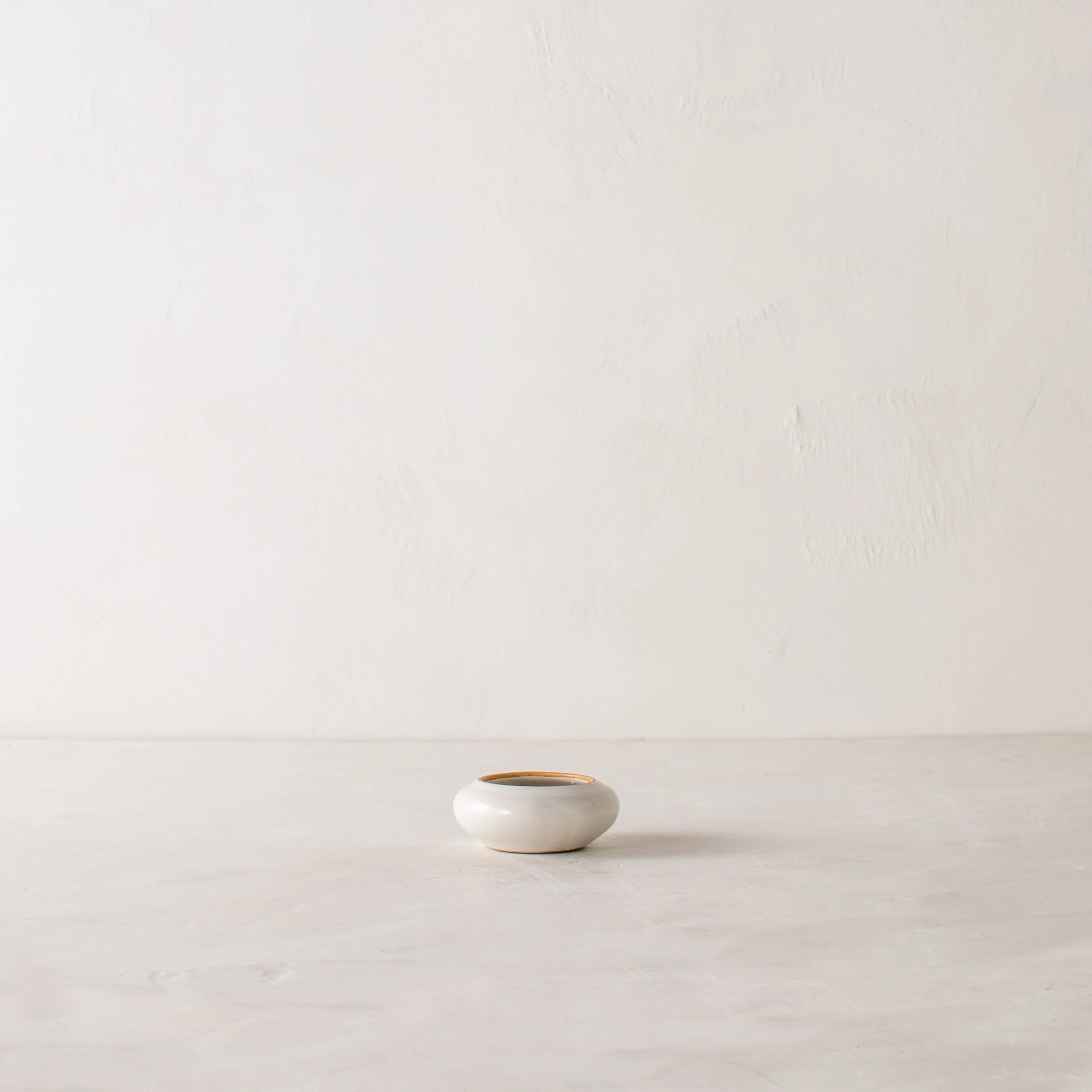 Minimal Ikebana Stoneware Vase | Made Trade | Made Trade