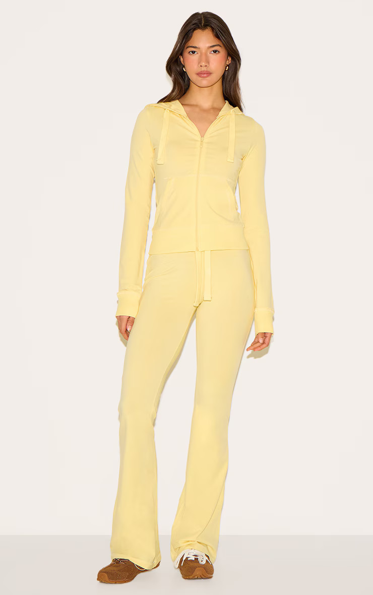 Butter Yellow Low Rise Skinny Flare Trousers | PrettyLittleThing UK