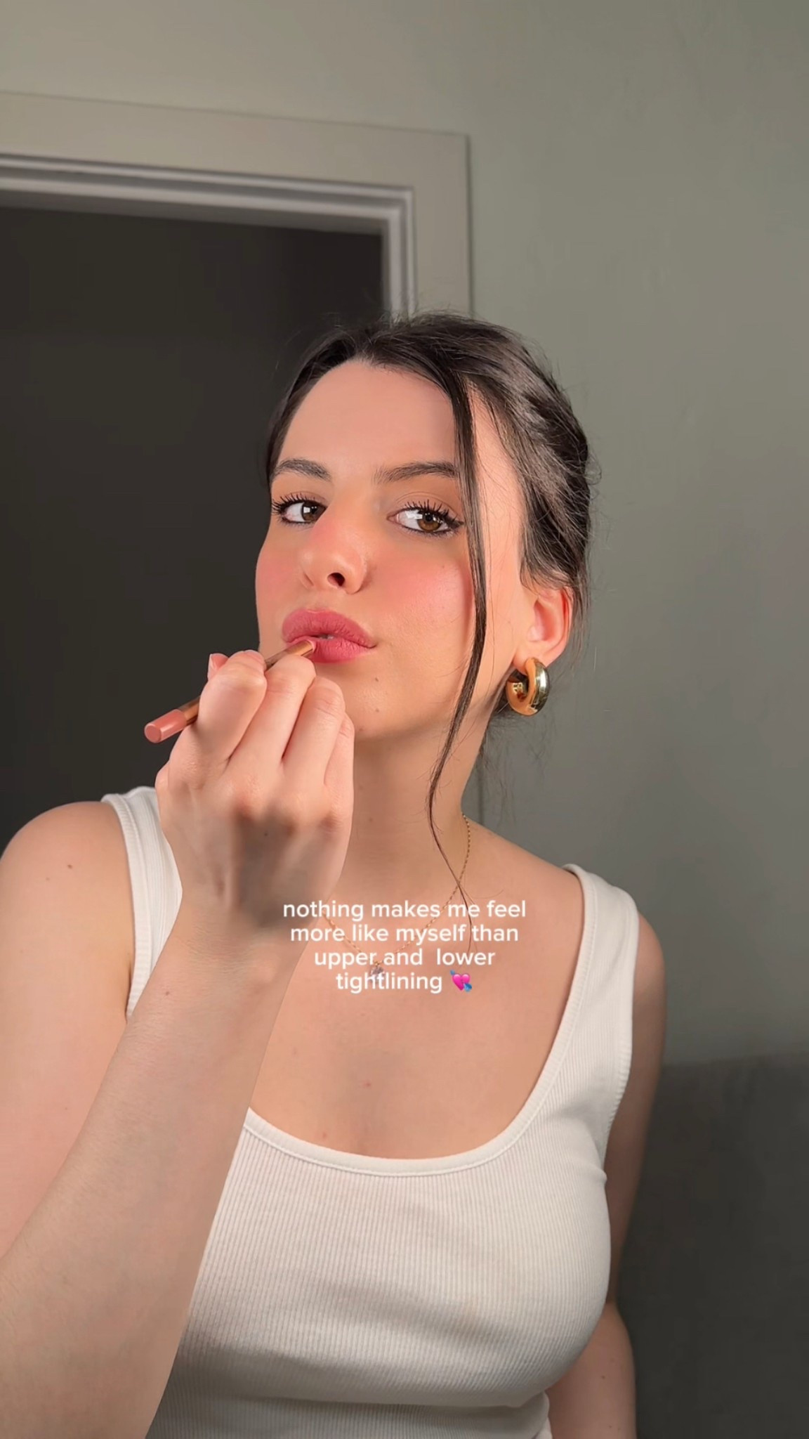 My tried and true eyeliner combo !! 🌟 if you want your eyes to pop, the secret is brown eyeliner 🫢 @lorealparis infallible grip gel up to 36 hour hold in brown denim + @KVDbeauty tattoo liquid waterproof eyeliner in mad max brown, oh and don’t forget the brown mascara 🤎🍩🧸