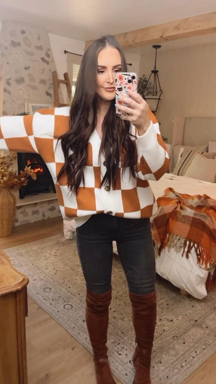 Oversized checker cardigan from Amazon 🧡 Wearing size L (but wished I ordered medium! Size down or stick to normal size!)


#LTKVideo #LTKstyletip #LTKSeasonal
