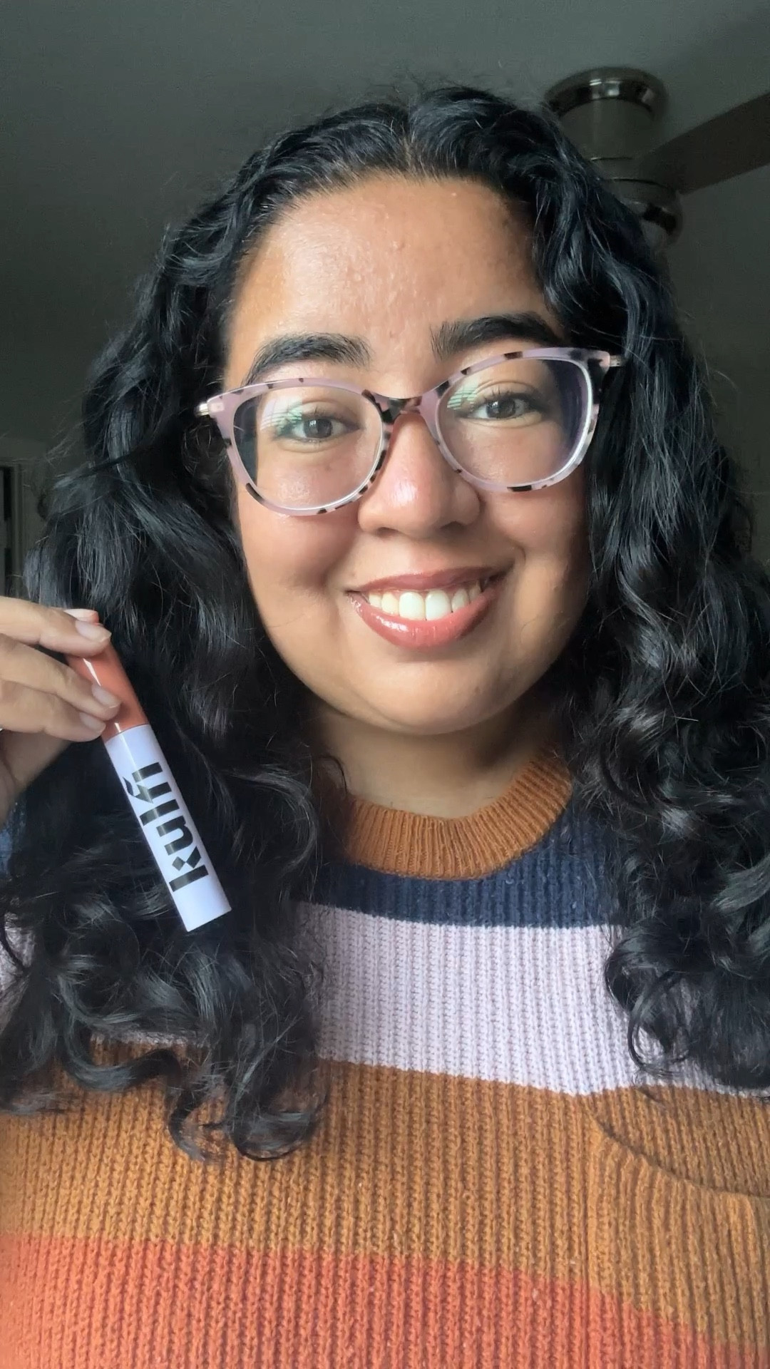 Looking for a lippie that goes on glossy and leaves a pretty pigmented stain all day long? I gotchu!

I’ve been reaching for Kulfi Beauty Lassi Lips Staining Lip Oils lately, love the shades First Sari and this one, Caramel! It goes on smoothly and gives moisture, glossy finish, and a stunning stain throughout the day 😍 

These have been my go to pop on when running errands or for office days like today! Very cutesy, very demure ✨


Fall makeup, fall beauty, fall lip, fall lipstick, fall finds, peachy nude lip, brown skin friendly makeup , brown girl makeup 

#LTKFindsUnder50 #LTKBeauty #LTKWorkwear