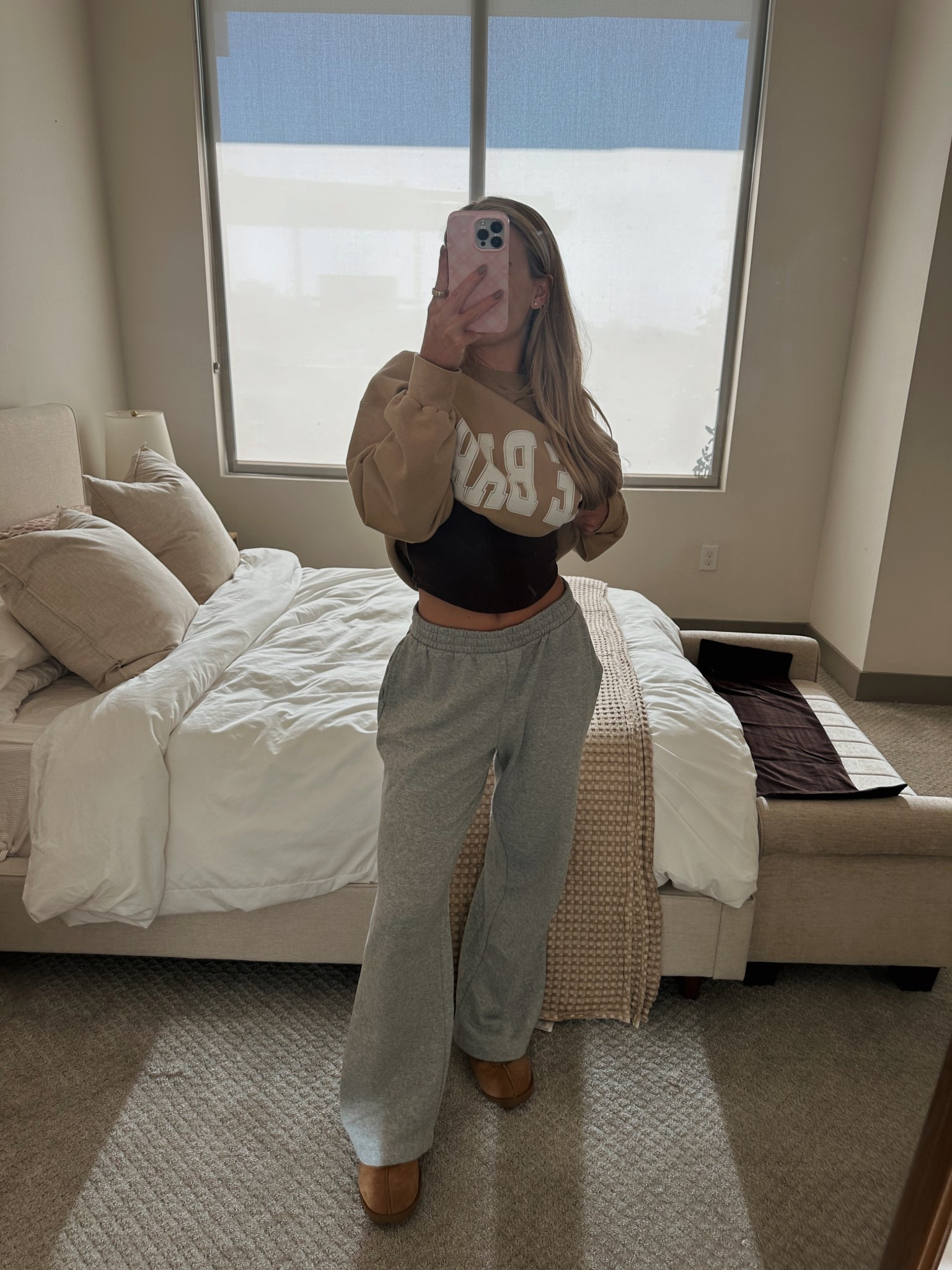wfh outfit, sweatpants, wide leg sweats, sweatshirt, brown, espresso tank, fall outfit, casual 

size small in sweatpants and they are perfectly loose and can drawstring them tighter! I also have in medium which are just bigger and more loose fit but still fit!

#LTKFindsUnder50 #LTKSeasonal #LTKActive