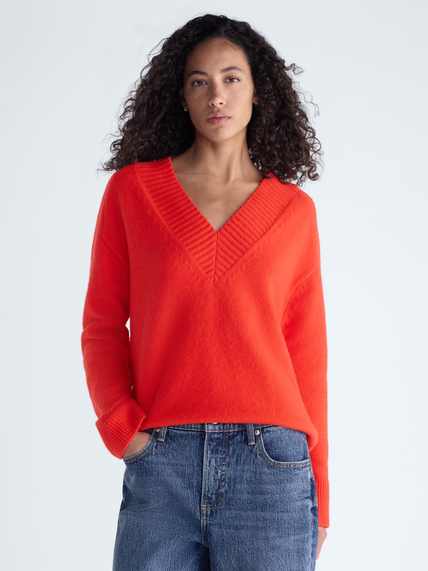 Free Assembly Women's Deep V-Neck Sweater with Long Sleeves, Midweight, Sizes XS-XXL - Walmart.com | Walmart (US)