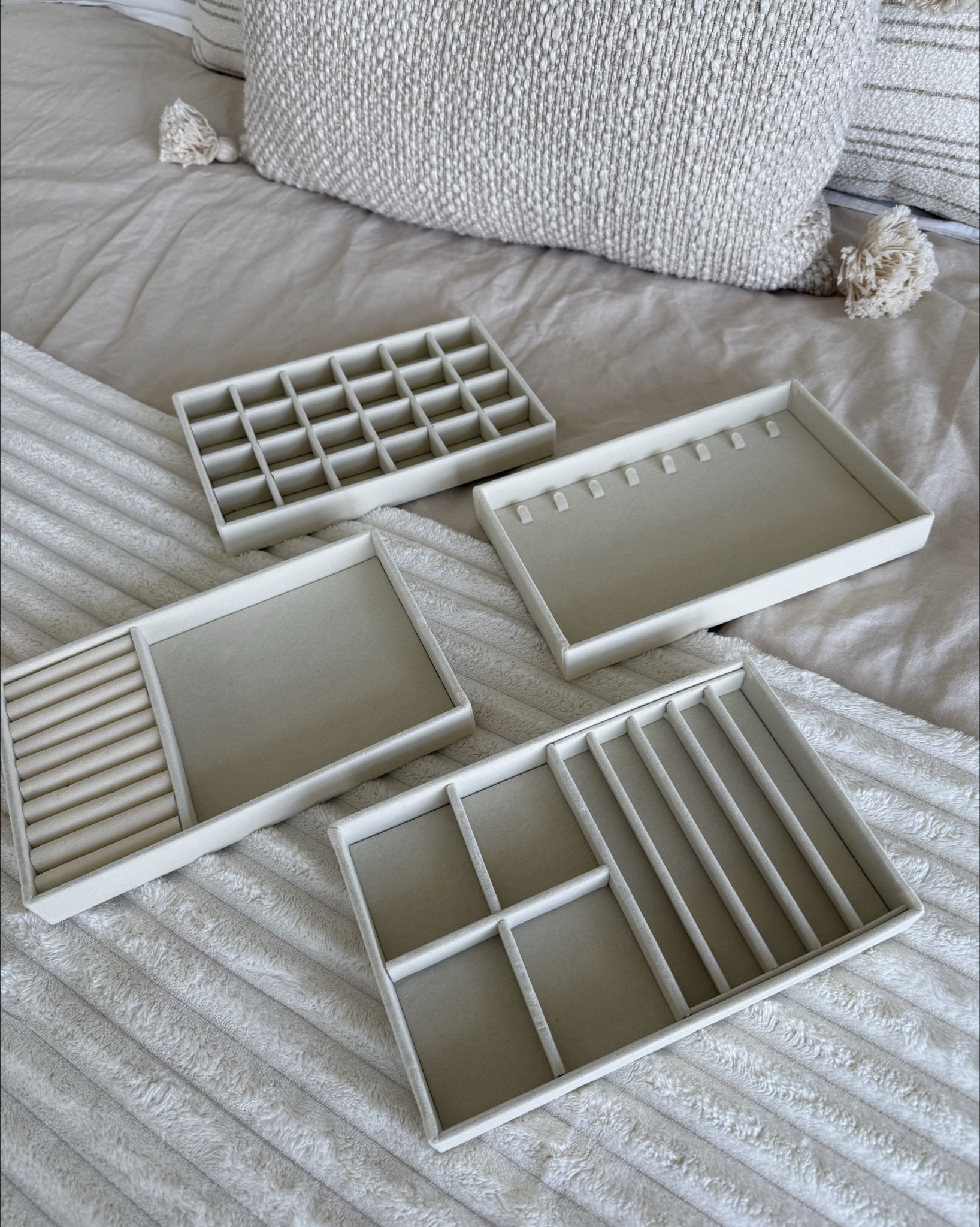 Stackable jewelry organization!



#LTKOver40 #LTKmomlife