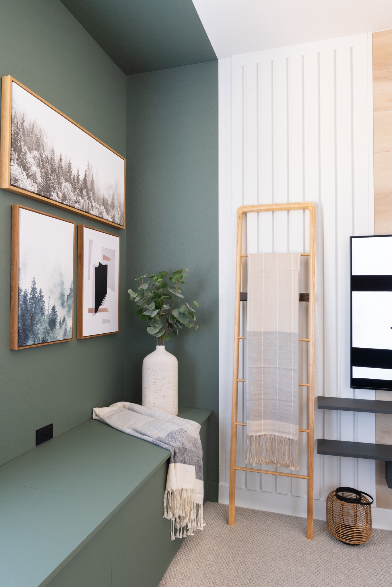 Guest Bedroom Decor of affordable and neutral home decor accents. Blanket ladder, throws, art, vase, lantern and greenery  

#LTKhome