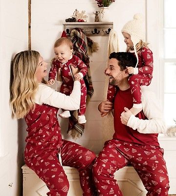 Holiday Matching Family Pajamas Made with Organic Cotton | Burts Bees Baby