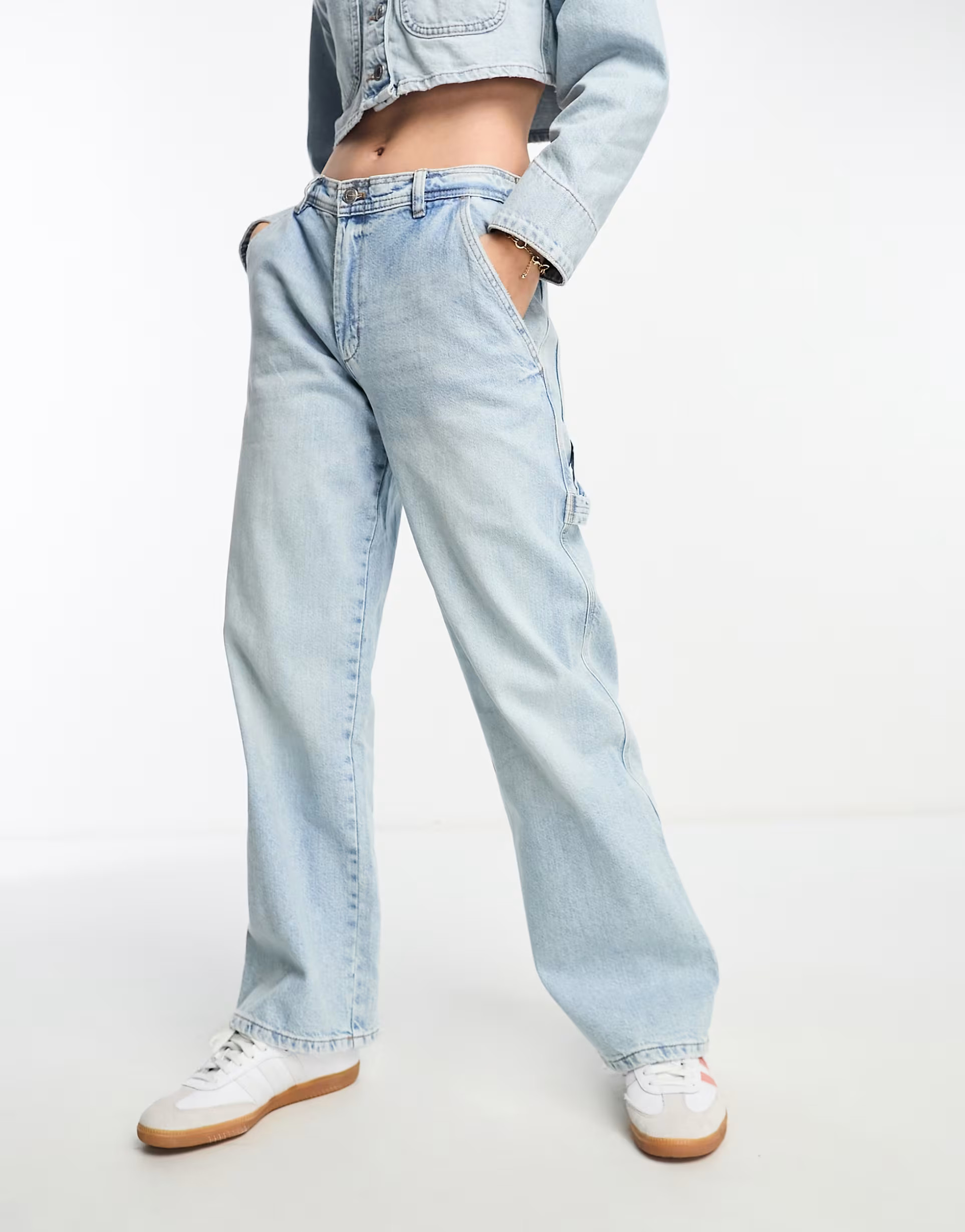 Pull&Bear – Jeans im Zimmermann-Stil in Hellblau mit weitem Bein, Kombiteil | ASOS (Global)