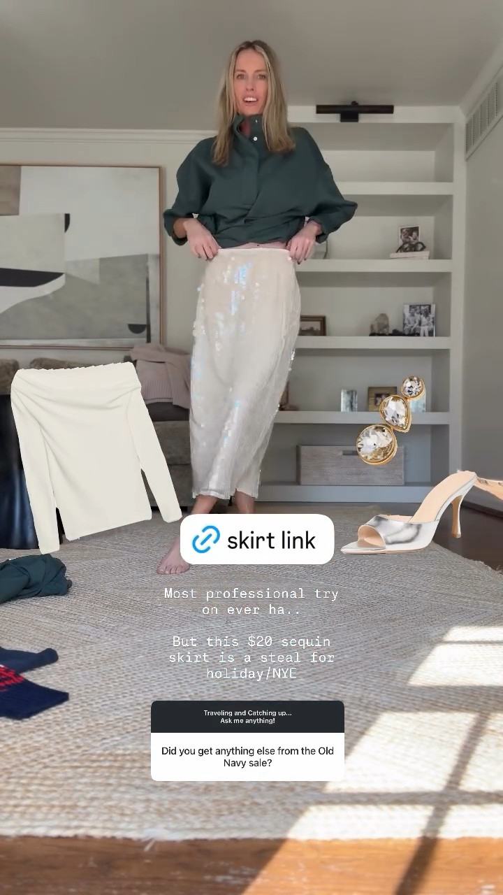 Most professional try on ever ha..

But this $20 sequin skirt is a steal for holiday/NYE