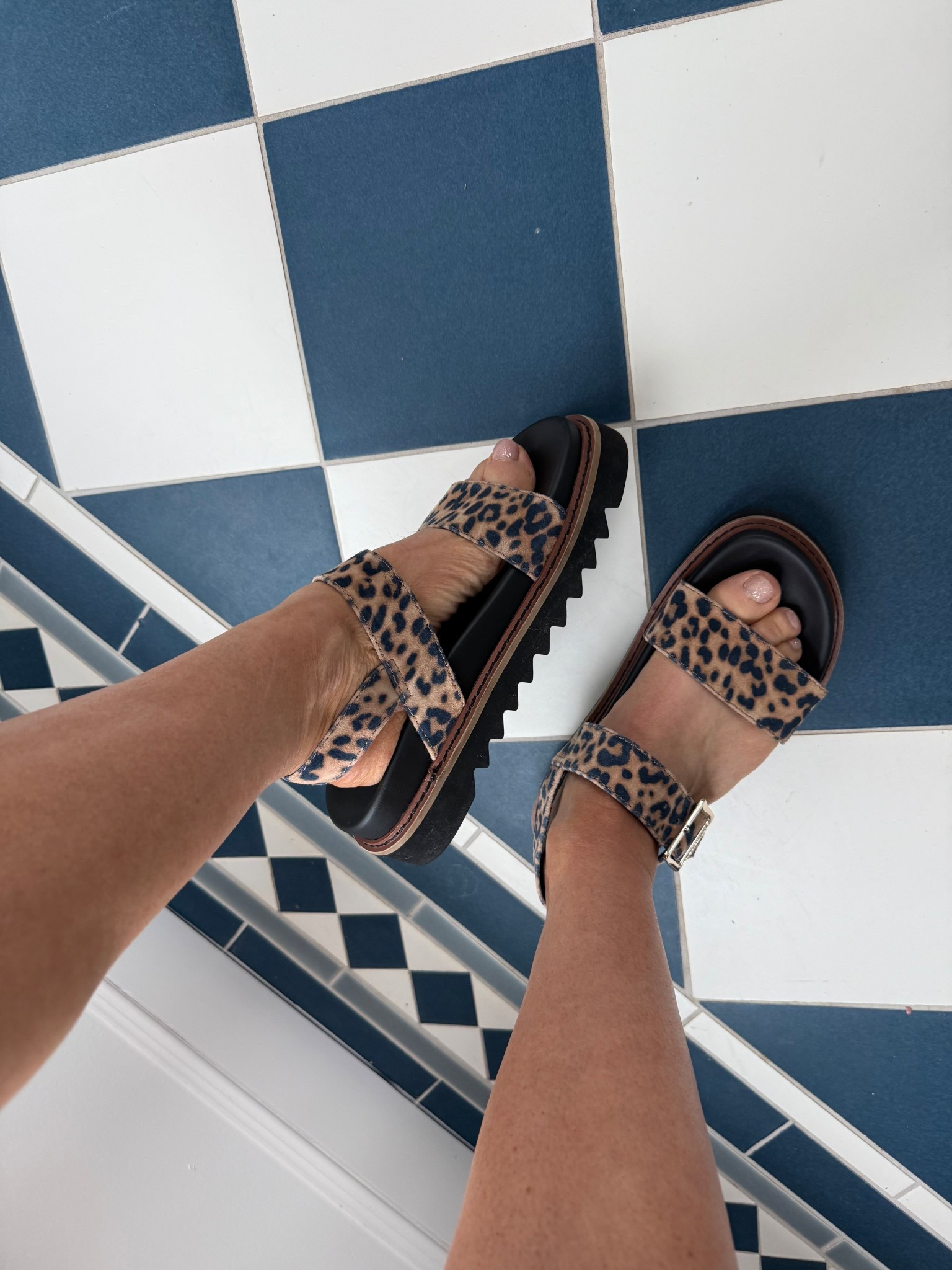 Wore these all weekend to my girls trip in Napa and I LOVE THEM

#LTKmomlife #LTKootd #LTKgrwm