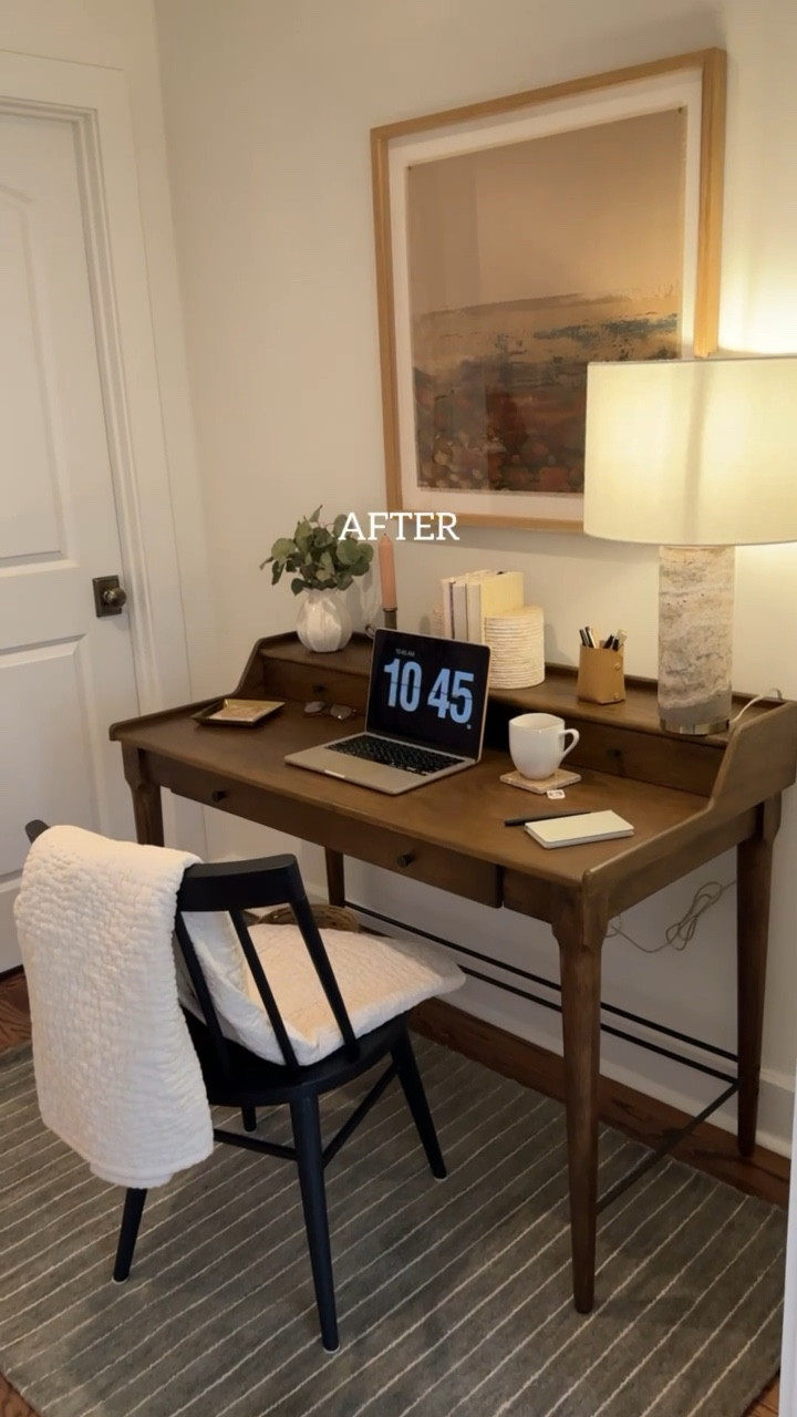 We had this random space that we weren’t sure what to do with, so we turned it into a little work from home space. I ordered SO much for this @wayfair ✨ 


#wayfair #wayfairpartner #homedecor #beforeandafter #homeoffice #workfromhome #deskstyling #decor #blackfridaysale #liketkit