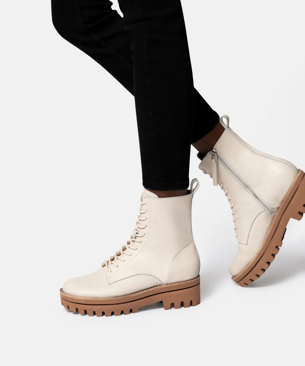 PRYM BOOTS IN IVORY LEATHER | DolceVita.com