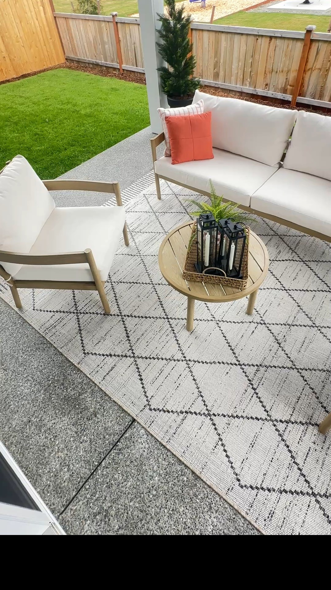 Outdoor set 

#LTKFamily #LTKSeasonal