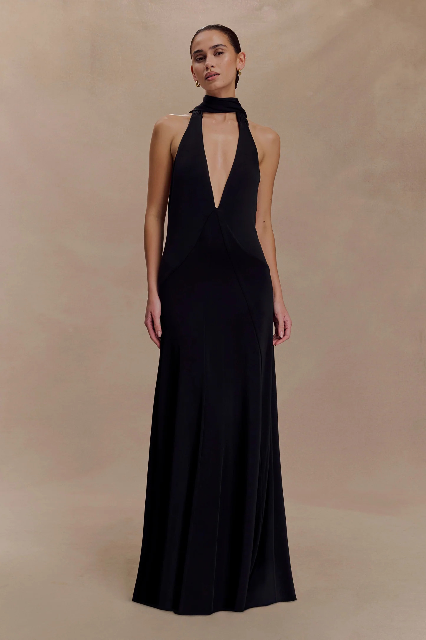 Slinky Maxi Dress With Scarf - Black | MESHKI US