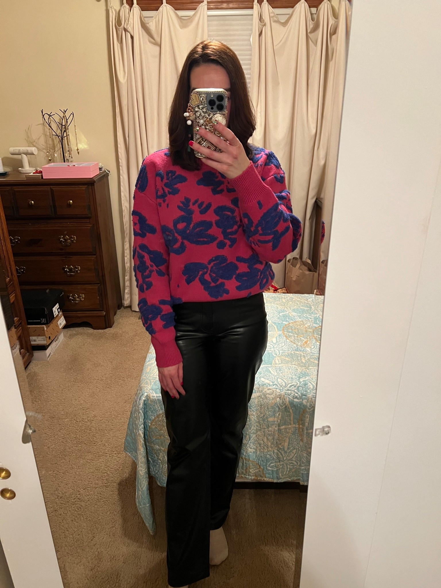 Floral sweater (xs). Black high waisted straight leg leather pants (4). Tan boots (8.5). #sweater #floralsweater #pants #leatherpants #blackpants #highwaistedpants #straightlegpants #boots #tanboots #datenightoutfits #valentinesoutfit #valentinesdayoutfit
date night outfits 
valentines outfit women @VICI @abercrombie 

#LTKSeasonal #LTKValentine