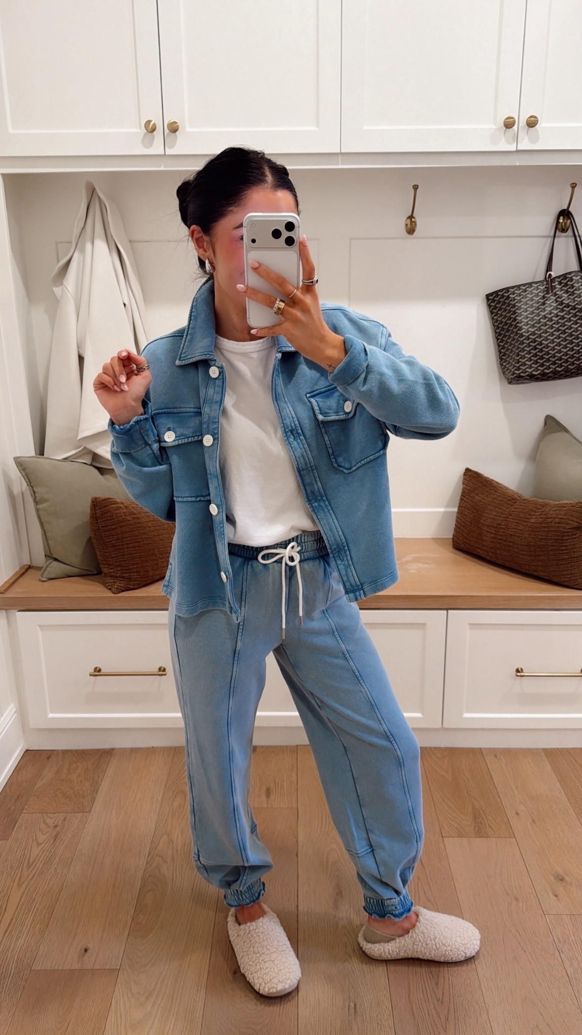 This set is phenomenal and I am linking all three of my favorite white T-shirts!! I am just shy of 5‘4 and I got the regular in the pants, but I will be returning for the petite!!!