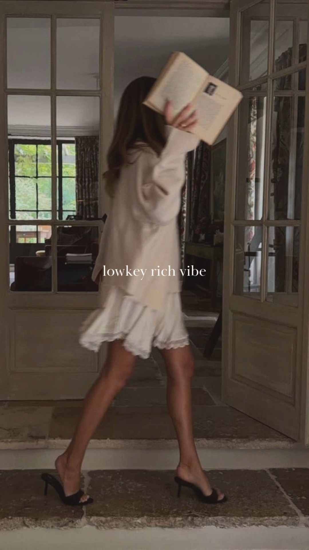 The quiet luxury girl didn't buy into the trend. She just got dressed.

Neutral tones, clean lines, nothing to prove. This is what "lowkey rich" actually looks like in real life — and most of it isn't designer.
 

 
