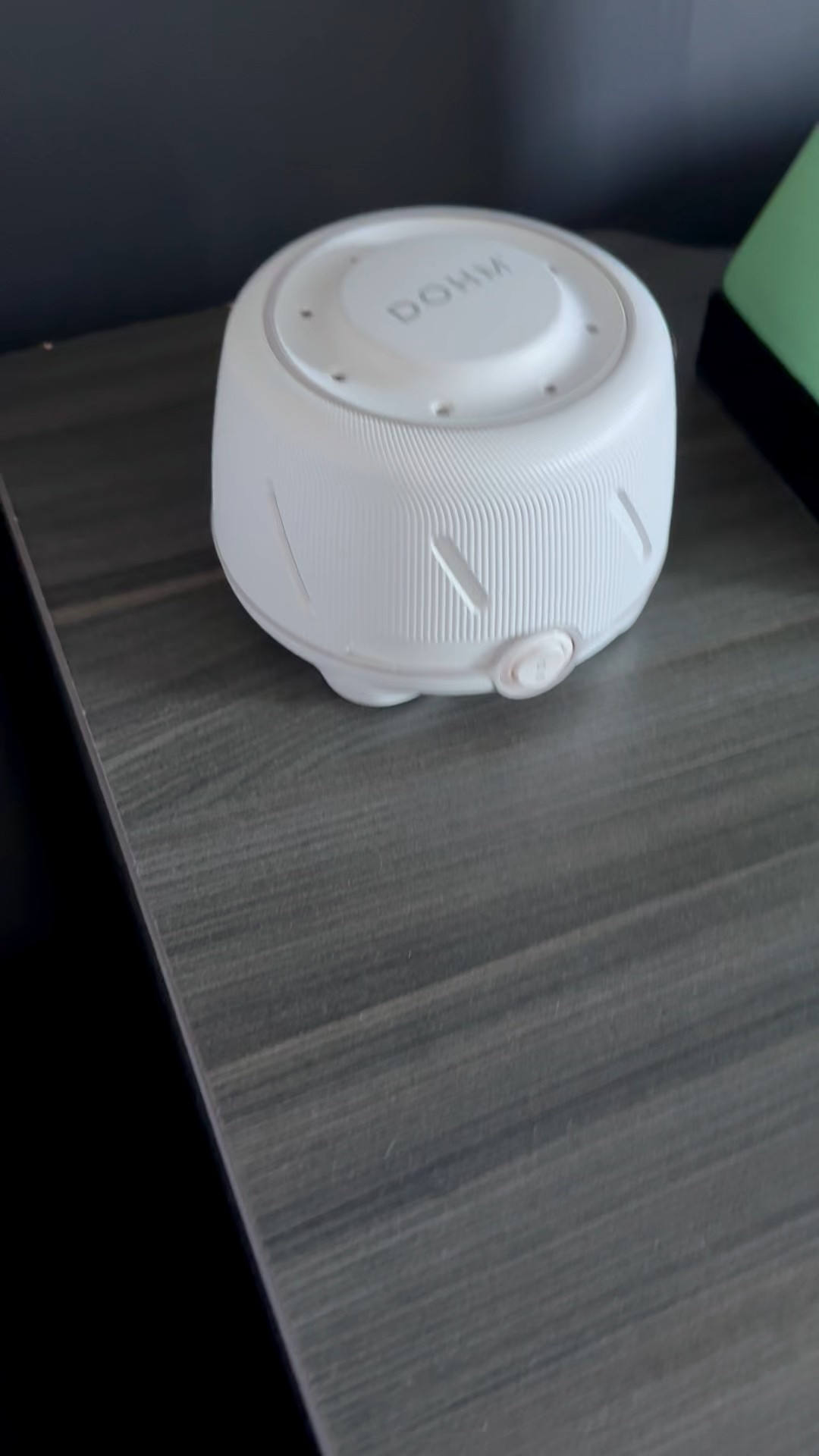 White Noise o ruido blanco. Para poder dormir y descansar mejor y no prender más el ventilador jajaja

#whitenoise #ruidoblamco #dormirmejor #roalvarracin

#LTKActive #LTKBaby #LTKFamily