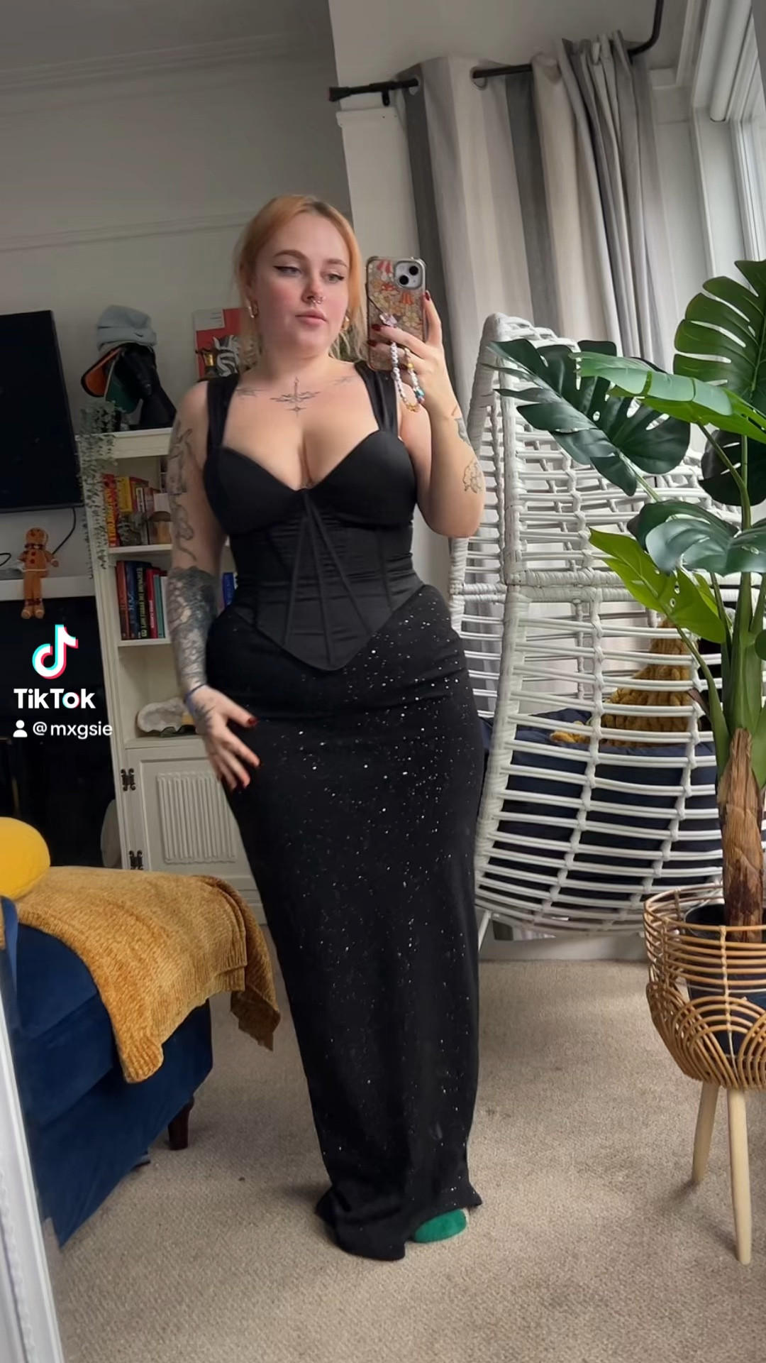 PLT boohoo Christmas party NYE dress outfit house of cb oh polly vibes 

#LTKparties #LTKfindsunder50 #LTKmidsize