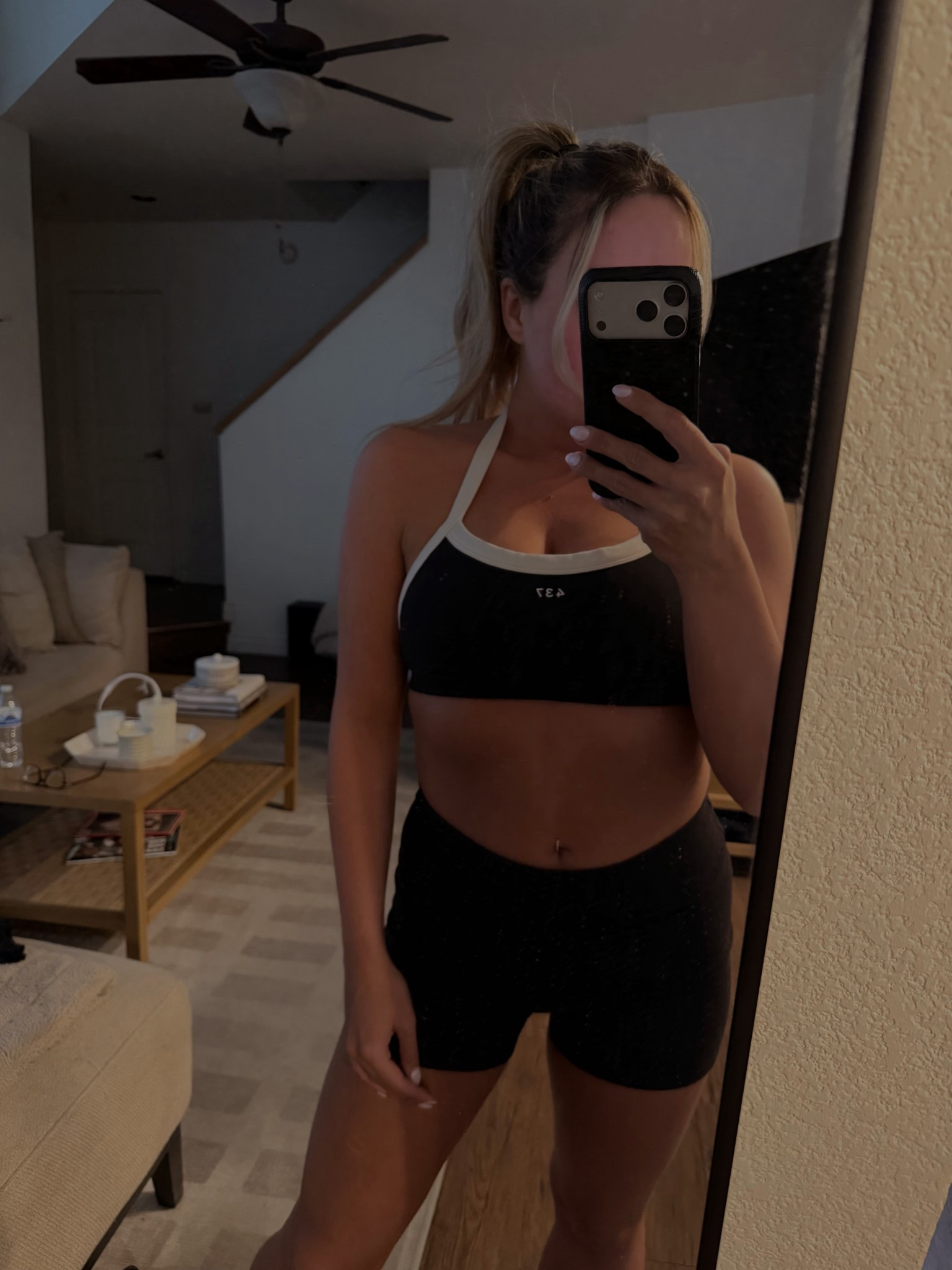 437
Workout set
Matching set
Pilates outfit
Yoga outfit


#LTKfitnessgoals #LTKPetite #LTKSeasonal