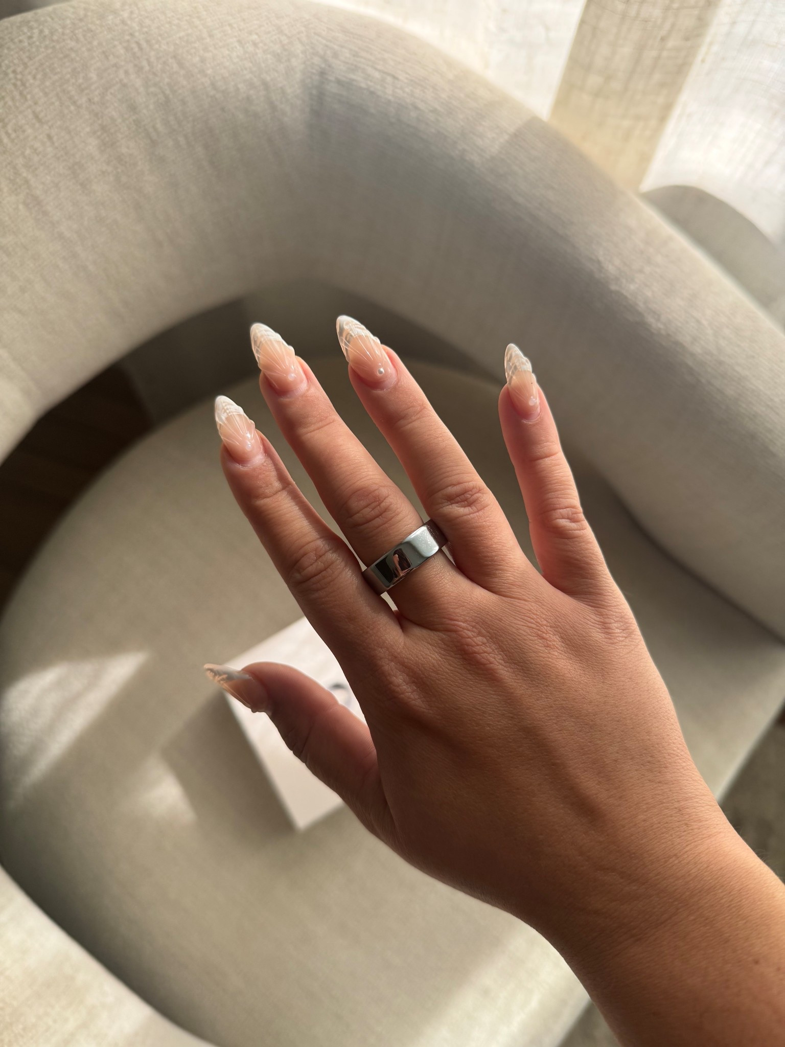 The combo you didn’t know you needed! @ouraring + @naturalcycles for tracking fertility / sleep / cycles / wellness 

I got a size 9 and wear it on my middle finger 