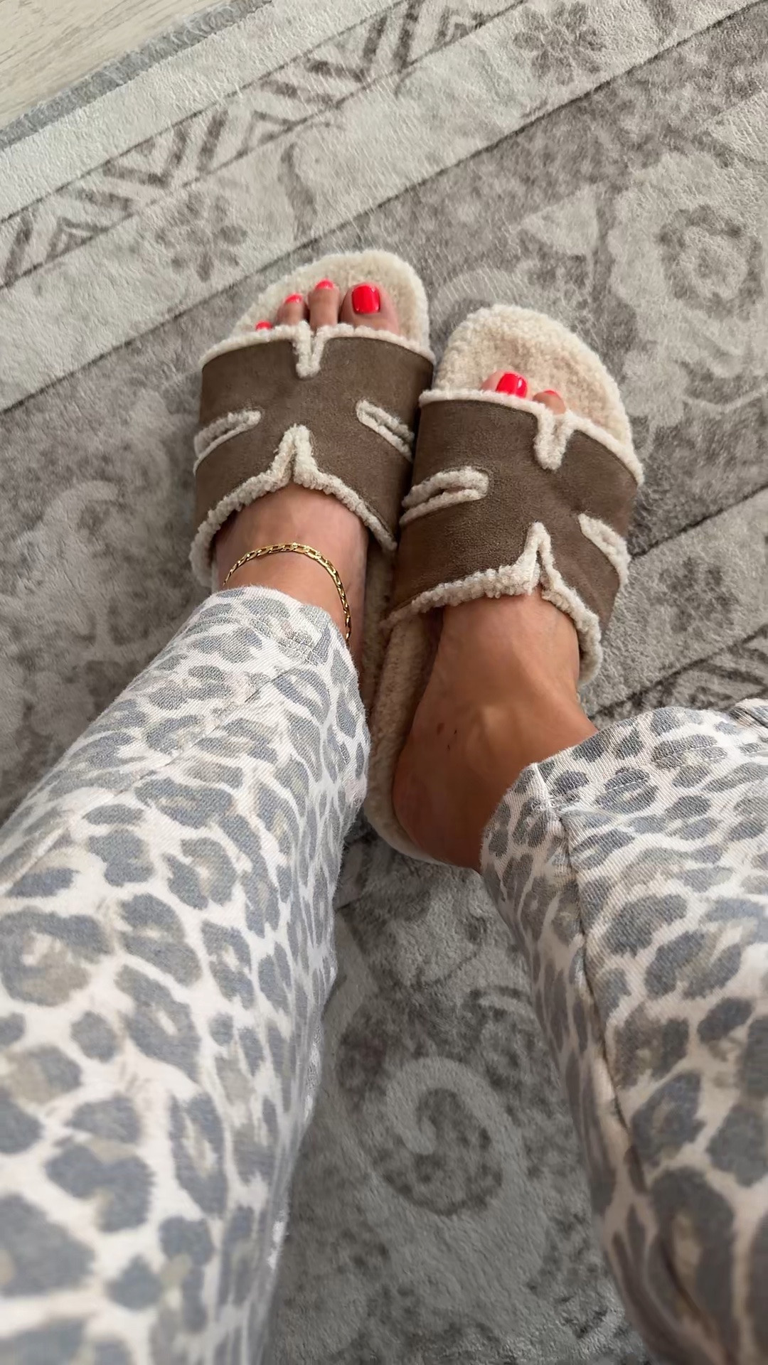 Cozy slippers on sale!
True to size

#LTKSaleAlert
