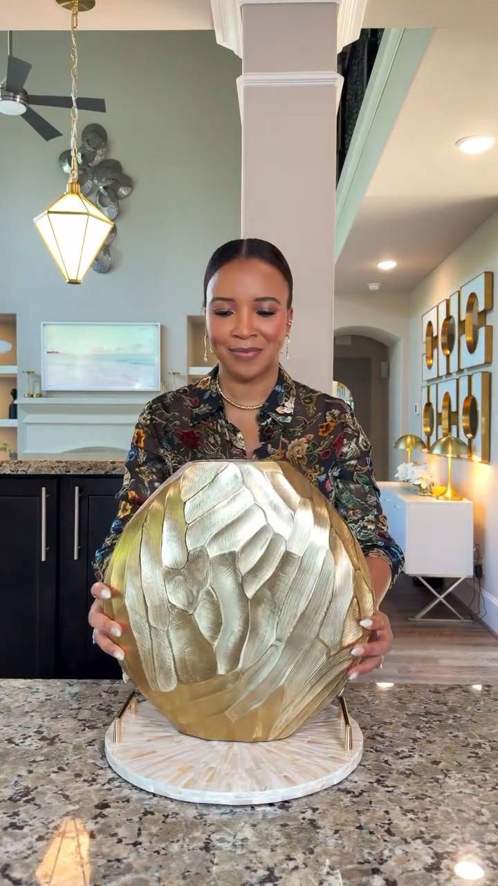 Came home from having brunch with the bestie and decided to style a quick vignette for my kitchen island 🍋

#LTKHome #LTKActive #LTKSaleAlert