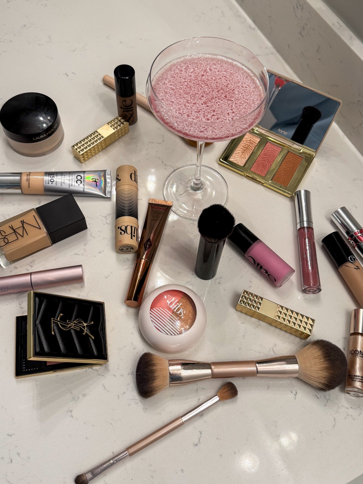 Makeup Faves 💋 


Beauty, lipstick, blush, foundation, concealer, brushes, brush, lipgloss, eyeshadoww

#LTKFindsUnder50 #LTKBeauty #LTKWatchNow