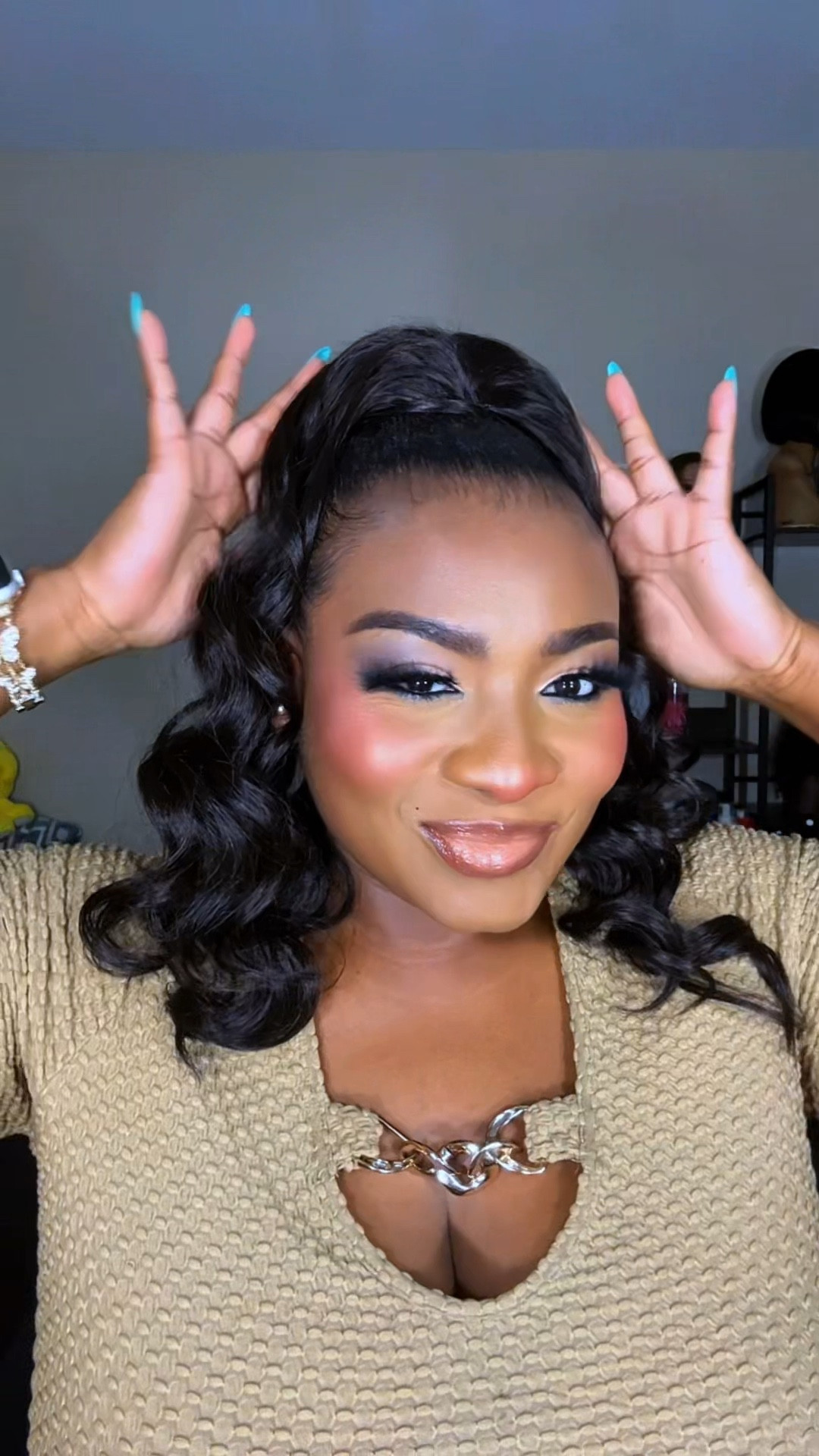 GRWM Makeup Edition using mainly drugstore products.

I have been loving the @NYX Professional Makeup Ultimate Face Glue Duo; the primer helps to protect my skin while serving as the perfect base for my makeup application and the setting spray locks in my makeup for hours! Definitely a 10/10.

I tagged them on this video so you can give them a try too and other amazing makeup products. 

Now, rate my makeup look in the comments below 👇 

#LTKBeauty #LTKgrwm #LTKMidsize