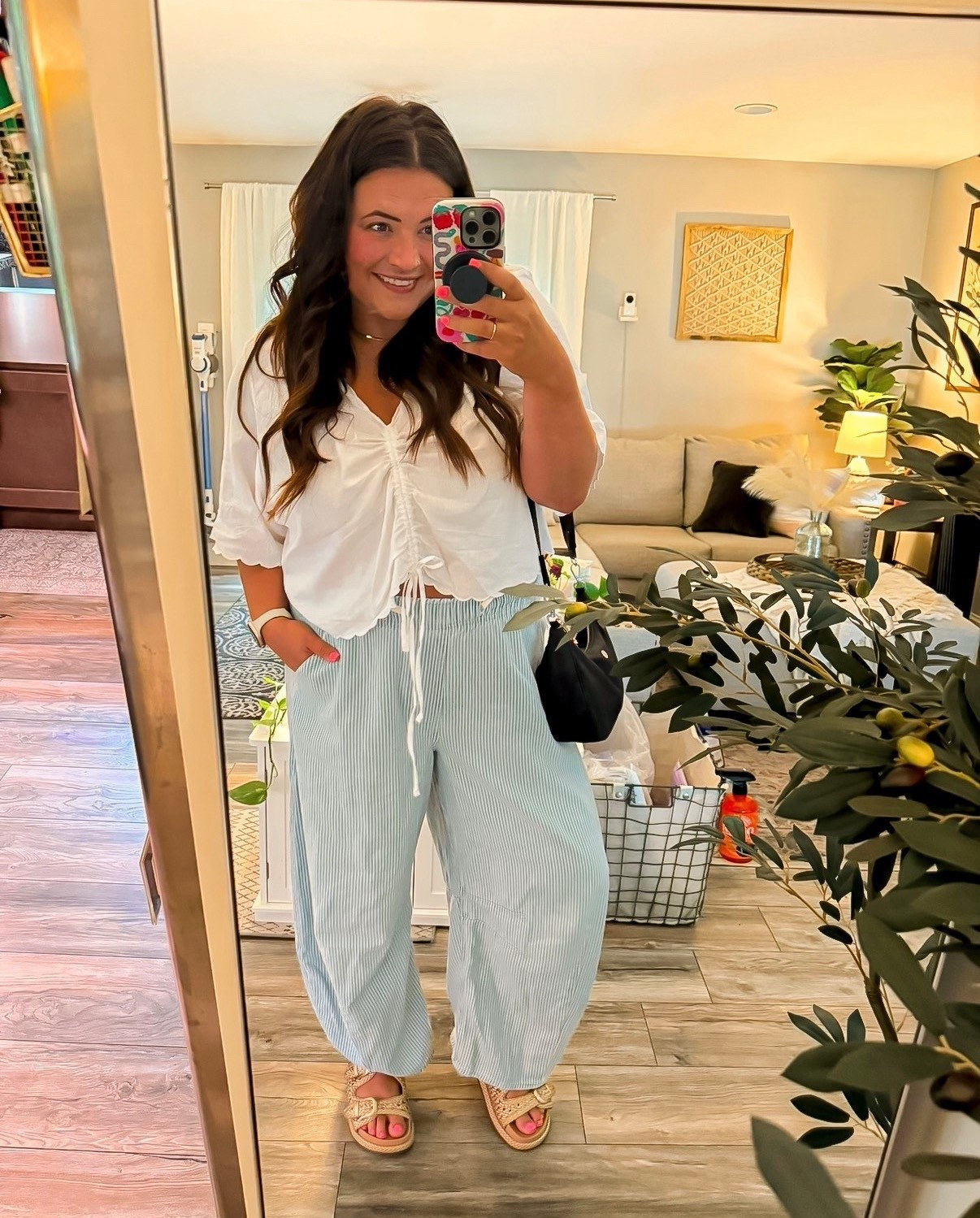 40% off these pants !! 
Wearing size xl 
#gap 

#LTKootd #LTKPlusSize #LTKSaleAlert