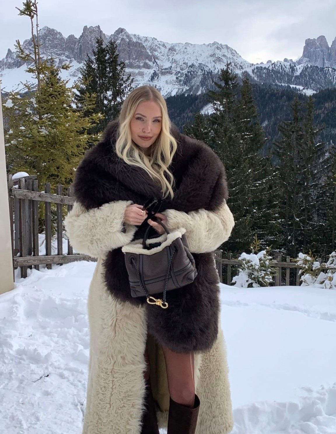Last minute viral gift guide coming in clutch babe 😍🎁✨ these flash deals are STILL on sale and everything ships super fast with Prime so you can finish all your Christmas shopping in a snap 💨🎄 no stress just iconic gifts they’ll love 💕

Use Affirm to pay in easy payments so you can grab it all and treat everyone on your list without the worry 🛍️💫 happy gifting bestie 😘

#ViralGiftGuide #LastMinuteGifts #PrimeShipping #FlashDeals #ChristmasGifts #HolidayRush #AffirmIt #ShopNow #AddToCart

#LTKHoliday #LTKootd #LTKGiftGuide