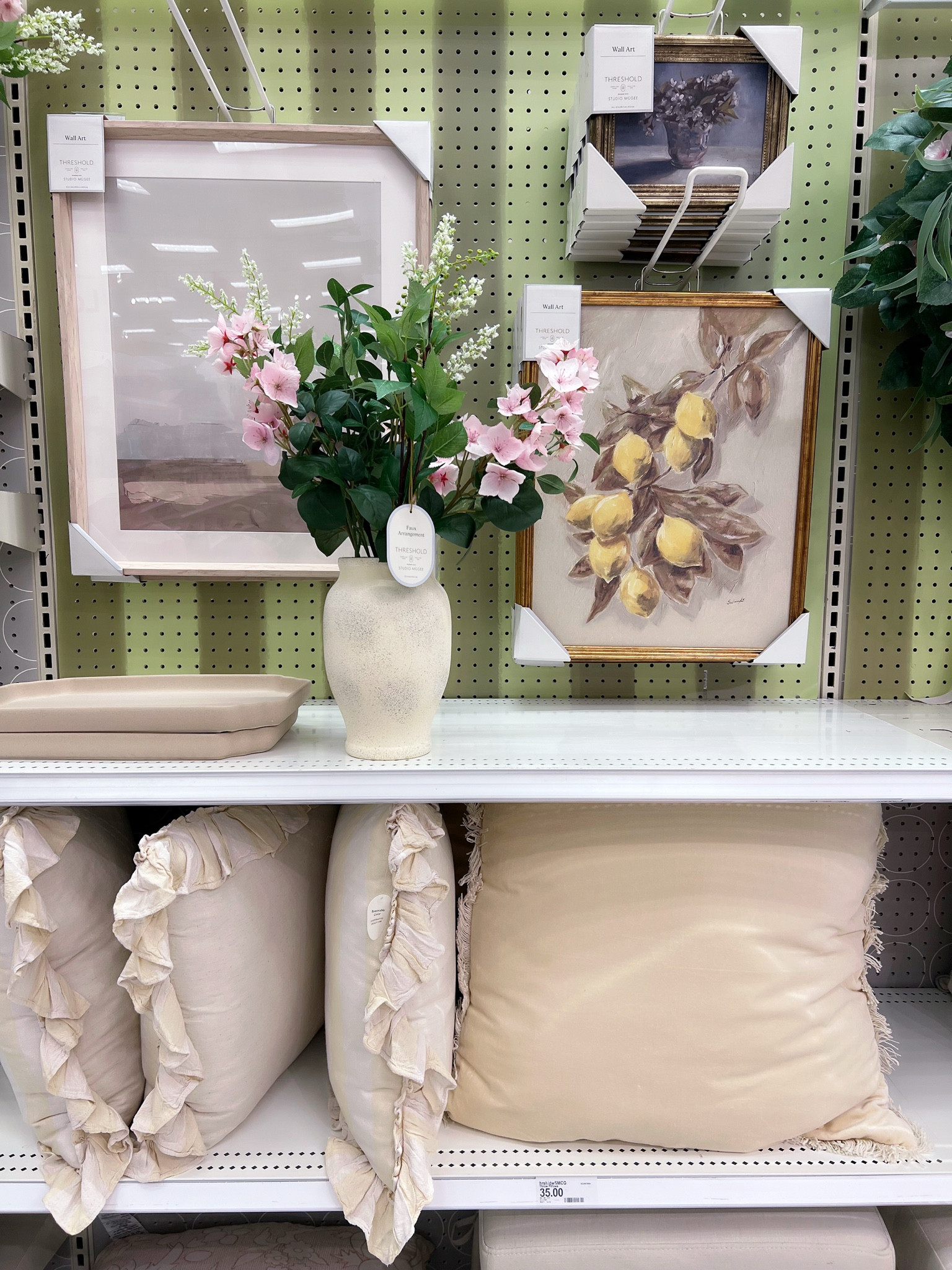 New Spring Home Decor at Target 

#homedecor #walldecor #tabletopdecor #pillow #spring #target #targethome #targetdecor

#LTKHoliday #LTKHome #LTKSeasonal