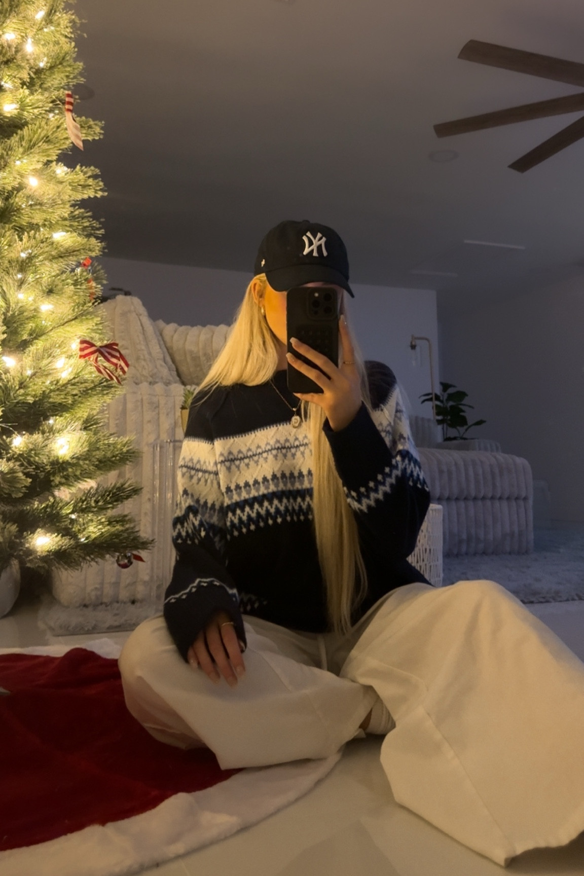 The cutest winter sweater — high quality knit, blue stripes, IM OBSESSED ❄️🧦💙 all exacts linked