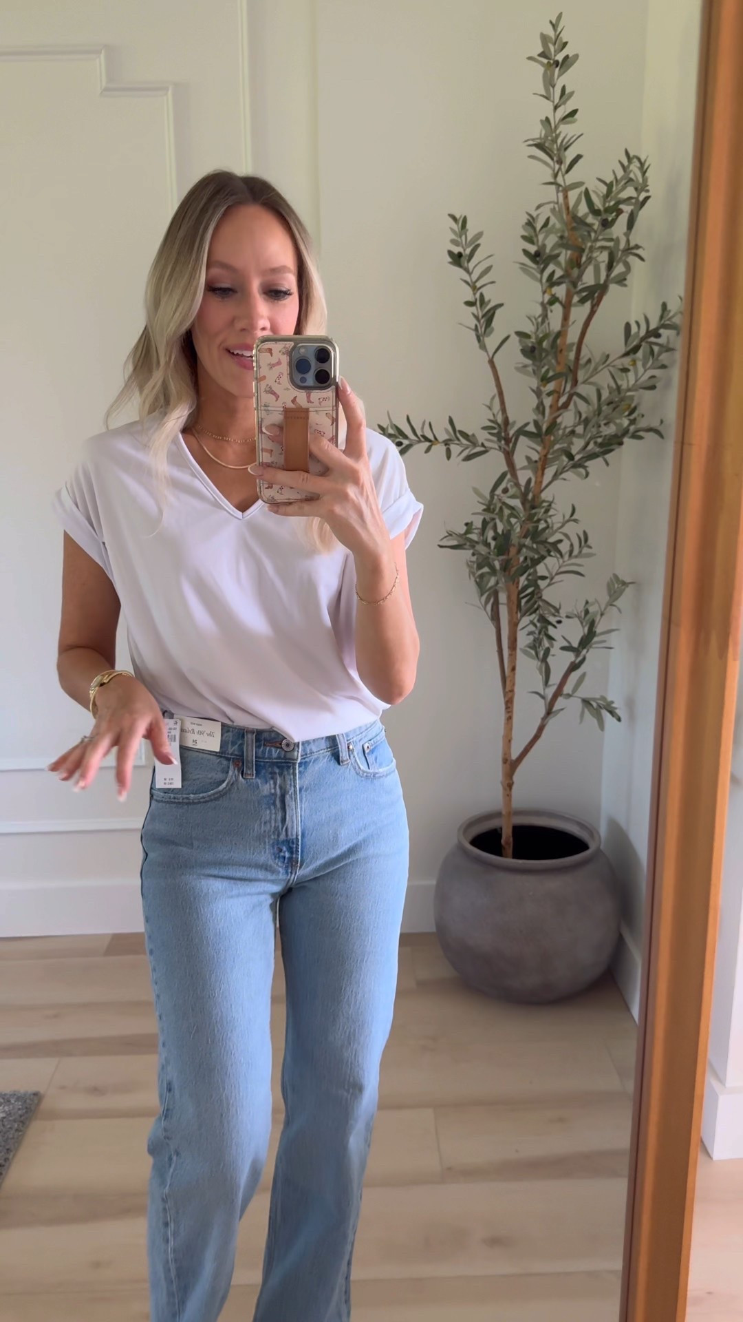 Sexy Modest white non see through wrinkle free top. Wearing size XS. Available in pack or 3. 

#LTKStyleTip #LTKFindsUnder100 #LTKFindsUnder50