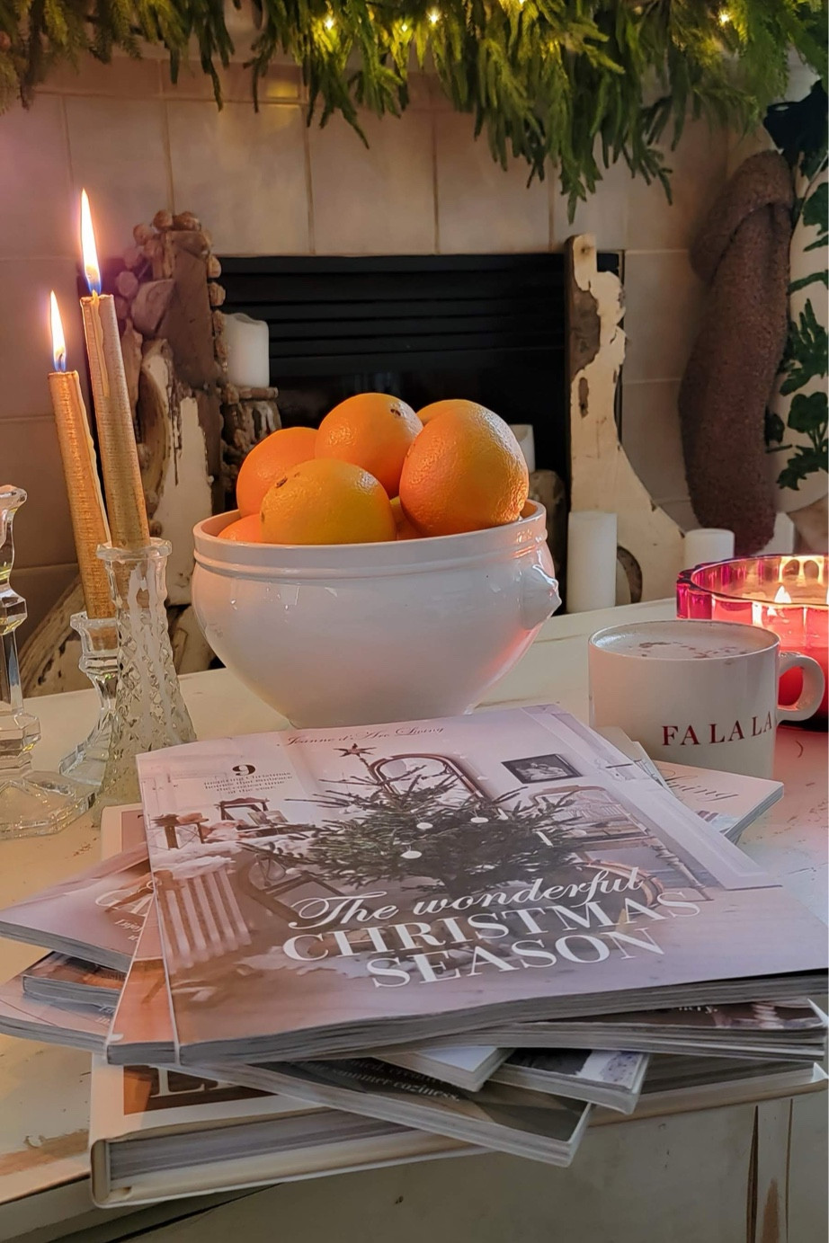 Easy coffee table Christmas decor

#LTKHome
#decorbooks

#LTKParties #LTKHoliday #LTKSeasonal