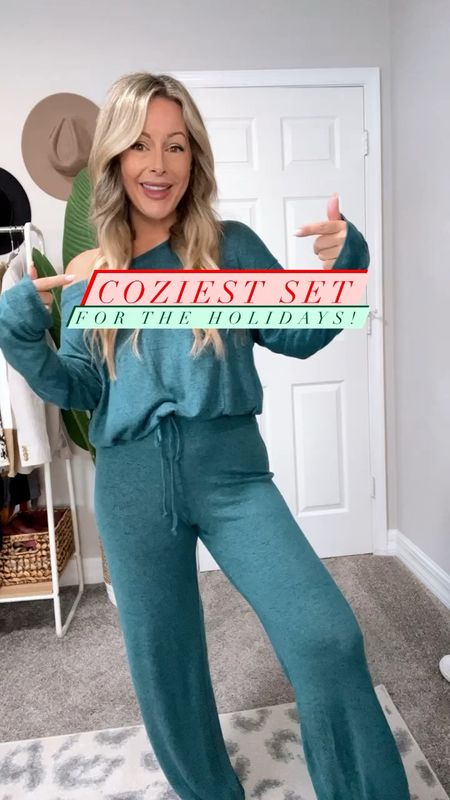 Knot pant set under $25! You’ll want this loungewear set for the holidays, it comes in red and Black too! Sizes xs-3x but selling out fast! 

#LTKSeasonal #LTKHoliday #LTKVideo