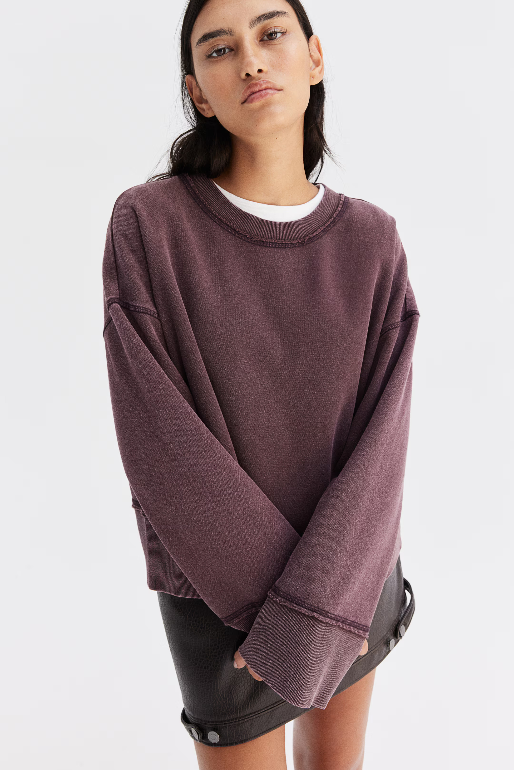 Oversized Sweatshirt - Round Neck - Long sleeve - Dark brown - Ladies | H&M US | H&M (US + CA)