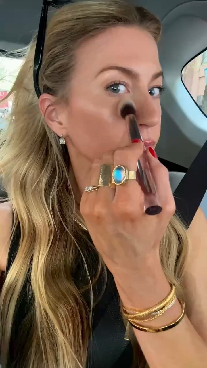 The best blurring powder! 

#LTKootd #LTKSeasonal #LTKdayinmylife