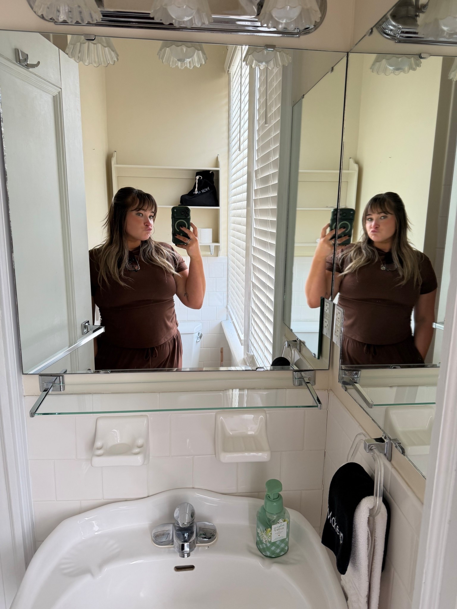 My go to easy hair style and two piece fit is so my favorite 💖

#LTKootd #LTKdayinmylife #LTKgrwm