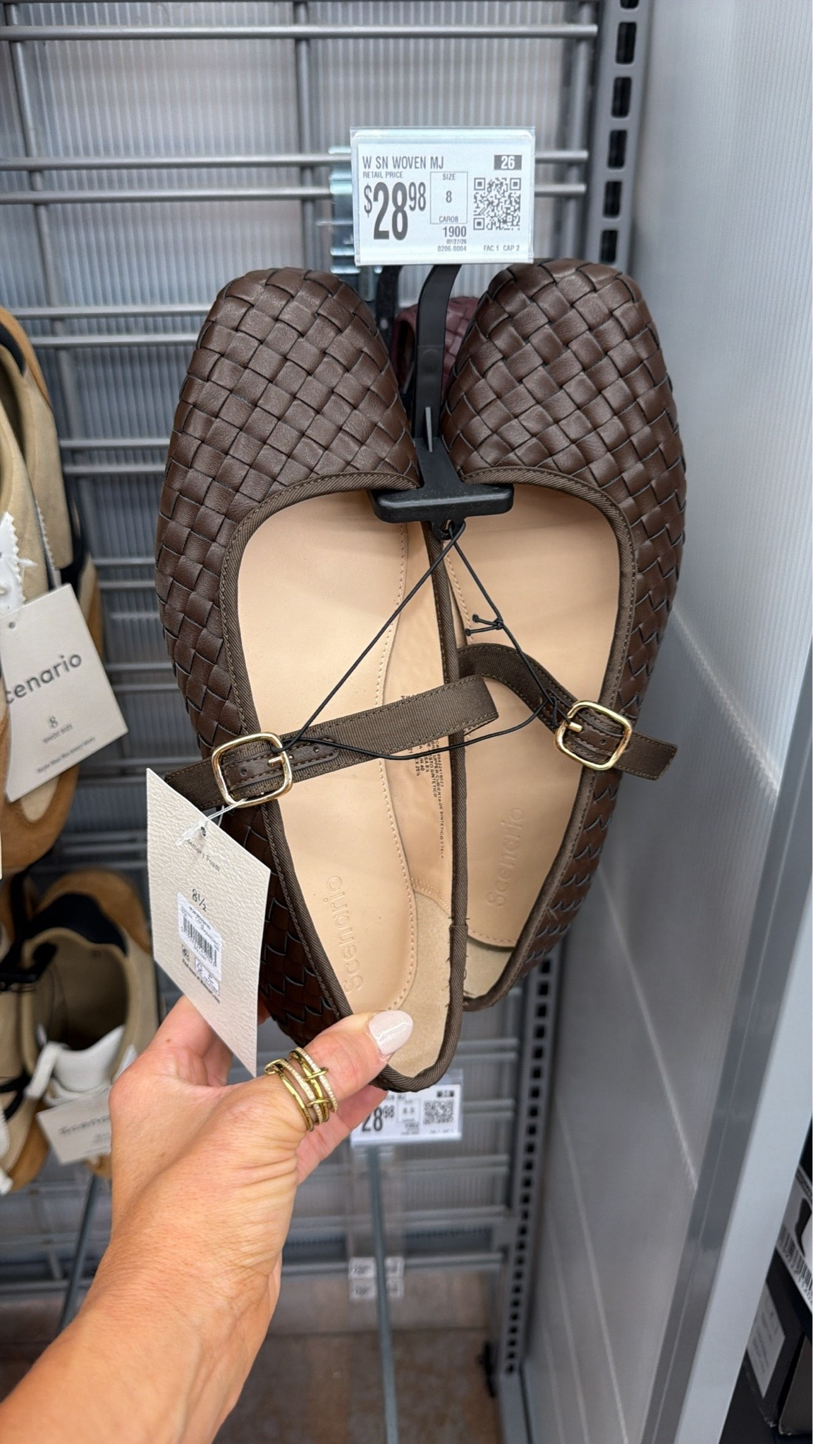 these are SO good for fall 🤎 the woven detail makes them look way more expensive than they are, and they’ll go with literally everything!

#WalmartFinds #WalmartFashion #WalmartShoes #FallShoes #FallFashion #AffordableFashion #LTKFinds #LTKCreator