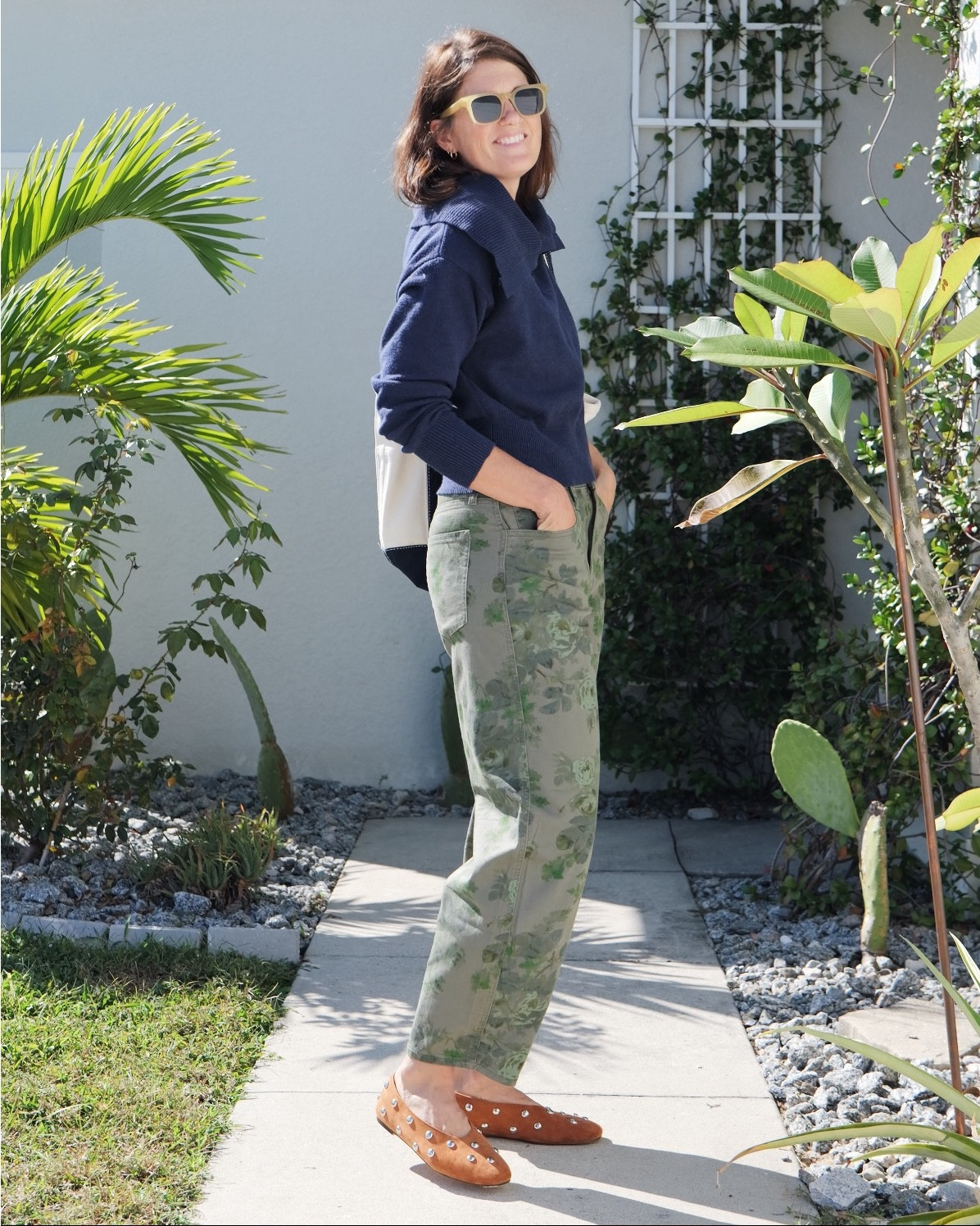 Floral barrel pants: 27
Sweater: small
Boatneck ribbed tee: medium
Studded flats Navy
Lands end tote

#LTKFindsUnder50 #LTKgrwm #LTKootd