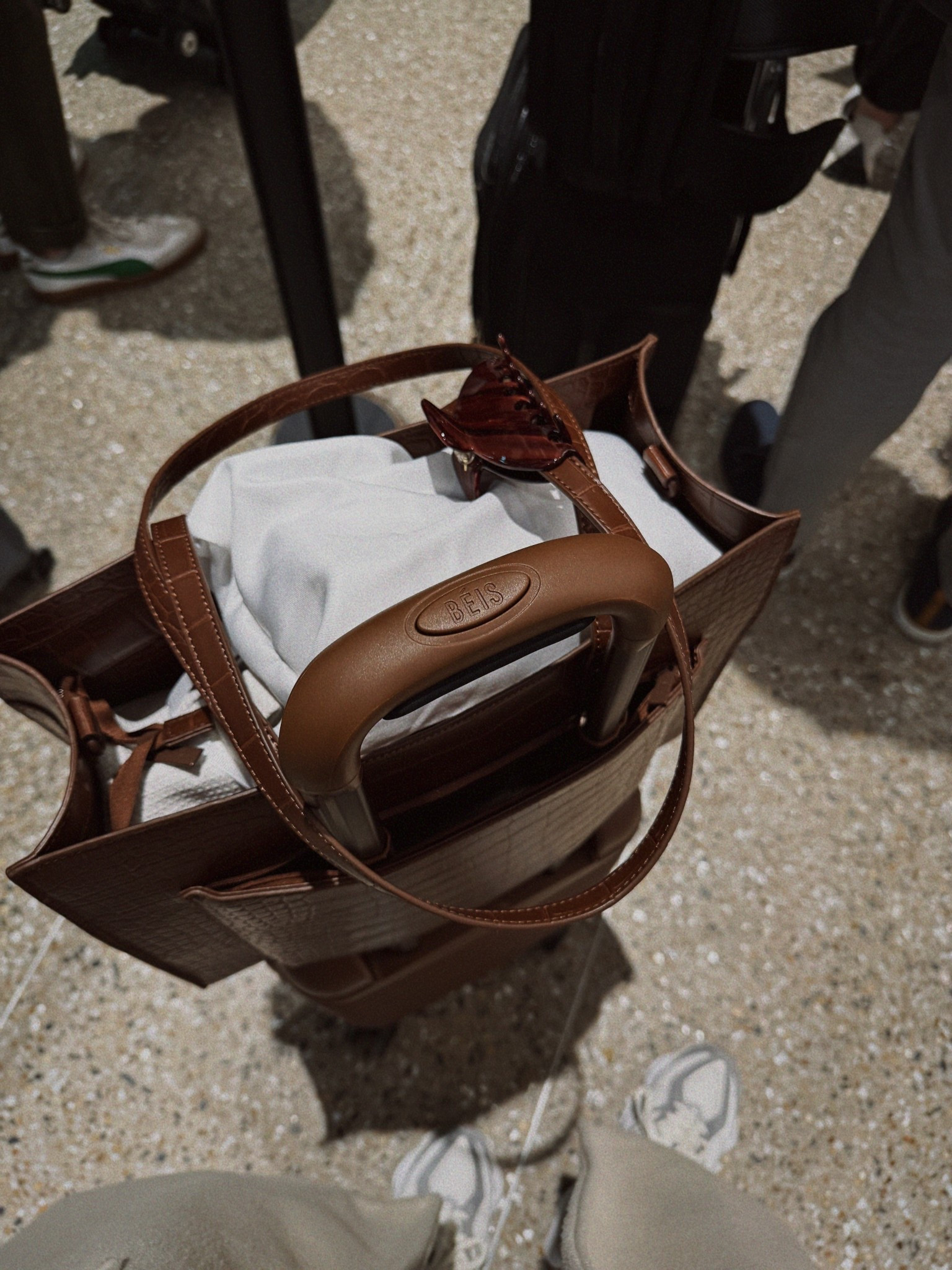 travel day essentials 🛩️🤎 #travelday #airportessentials

#LTKTravel