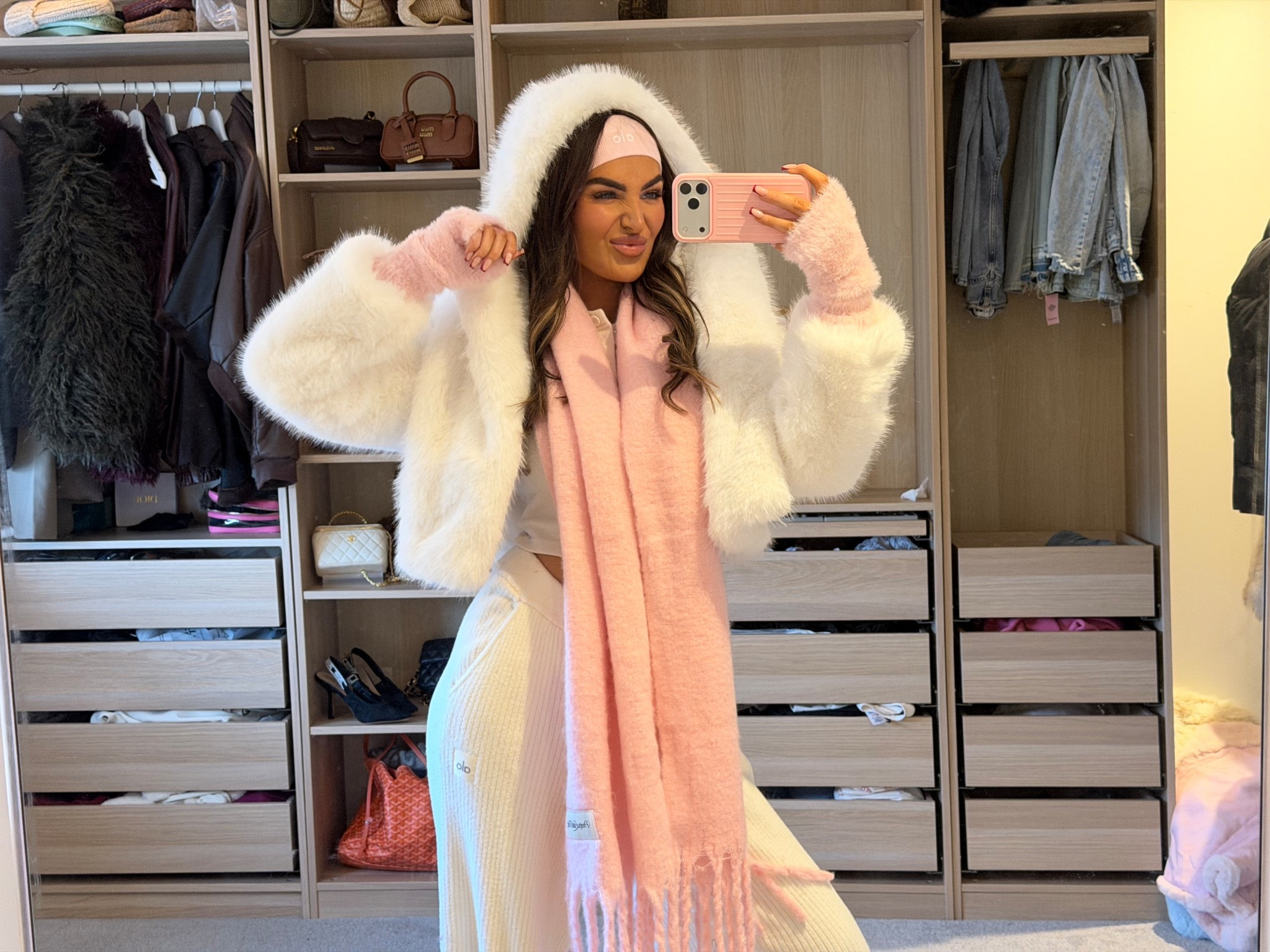 Alo winter ❄️🥐🥞💕🏂

#LTKstyletip #LTKwinter #LTKfestive