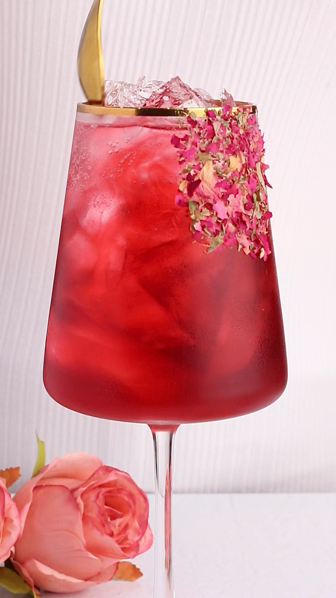 Finally West Elm have released their gorgeous gold rim Horizon glassware for the holiday season! These quality wine glasses are sturdy and durable and the gold has remained in place despite regular use. Highly recommend! 

#LTKSeasonal #LTKVideo #LTKhome