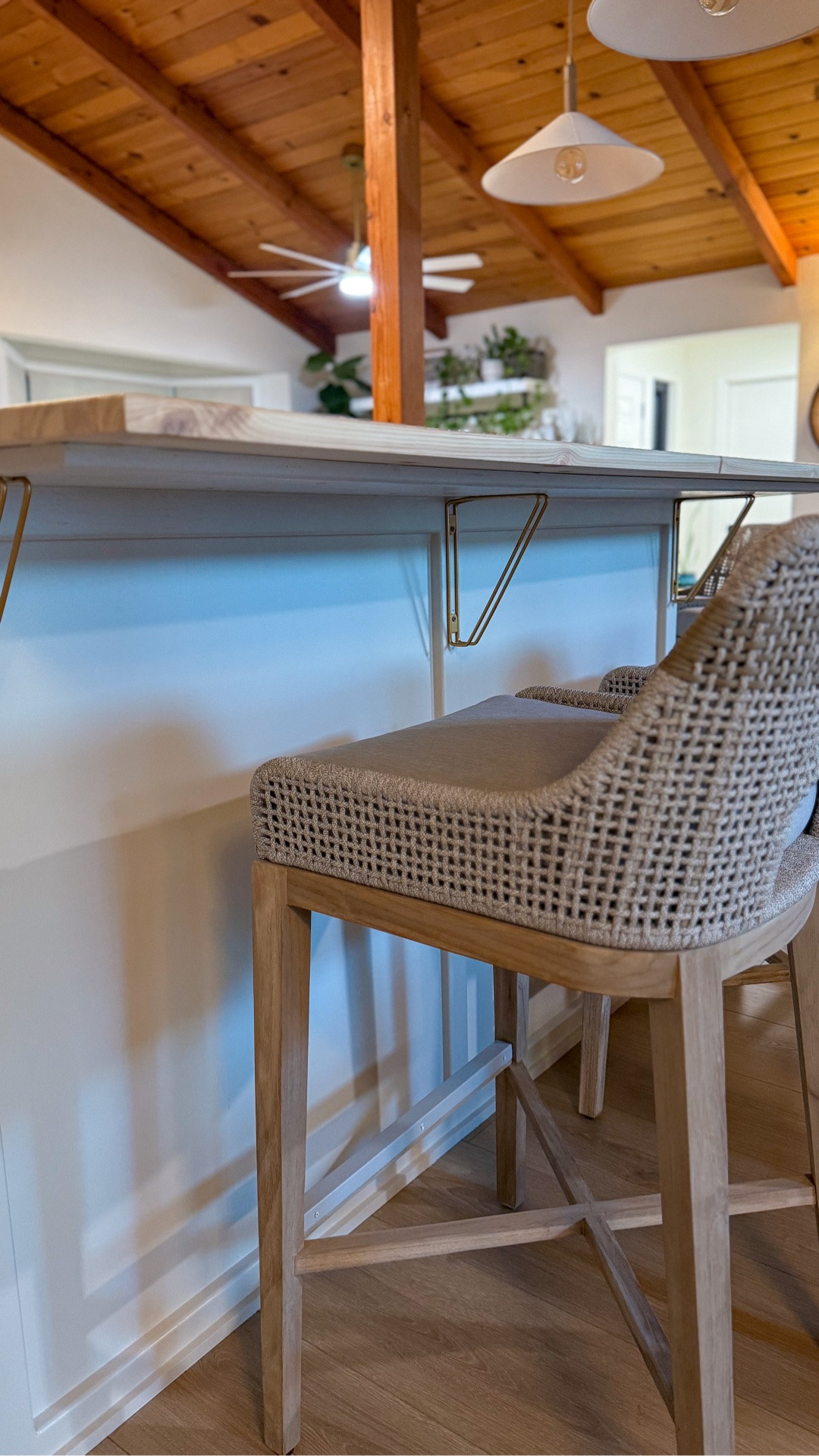 A full walkthrough of this main level renovation — brighter, lighter, and far more connected from room to room. Thoughtful updates and layered styling gave the space an entirely new energy without stripping away its original character.

#LTKHome