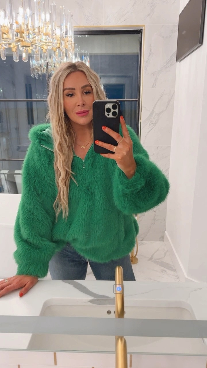 Wearing a medium for a oversized fit! 