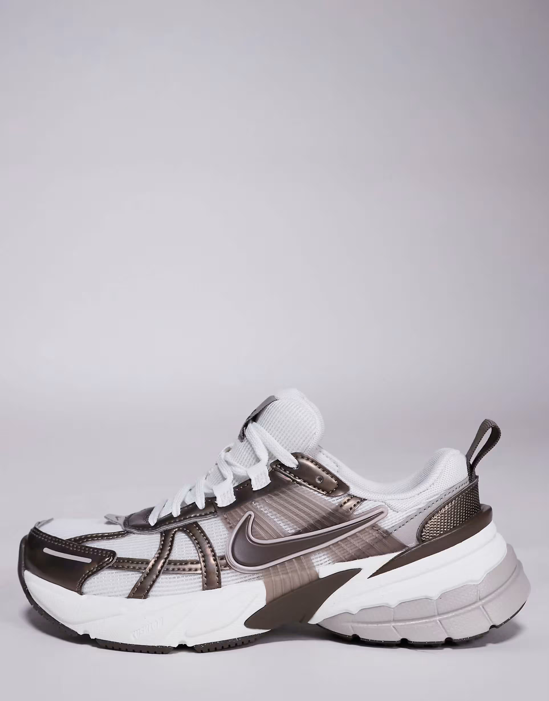 Nike V2K Run trainers in beige and white | ASOS (Global)