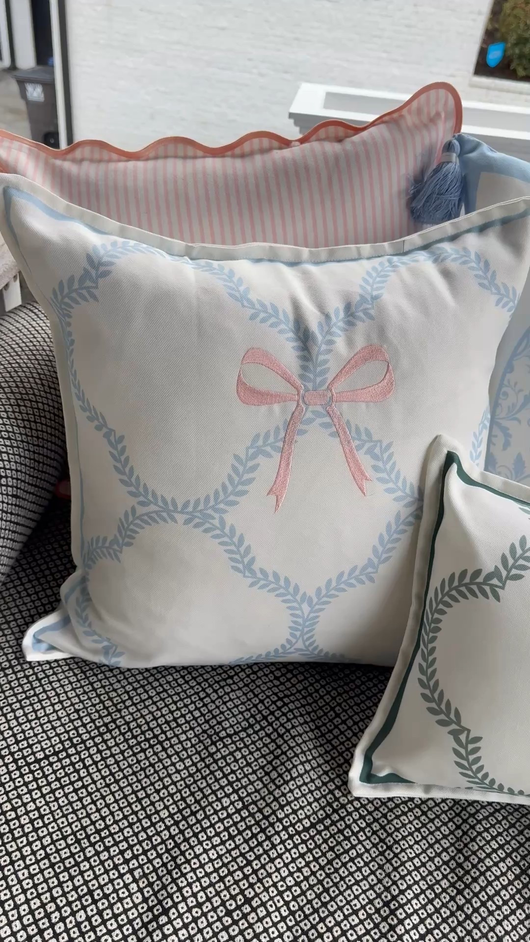 Obsessed with my new Christmas pillow covers from Hofdeco! The bows are adorable, and I love that they’re outdoor safe, perfect for my front porch swing!



#LTKHome #LTKSeasonal #LTKFindsUnder50