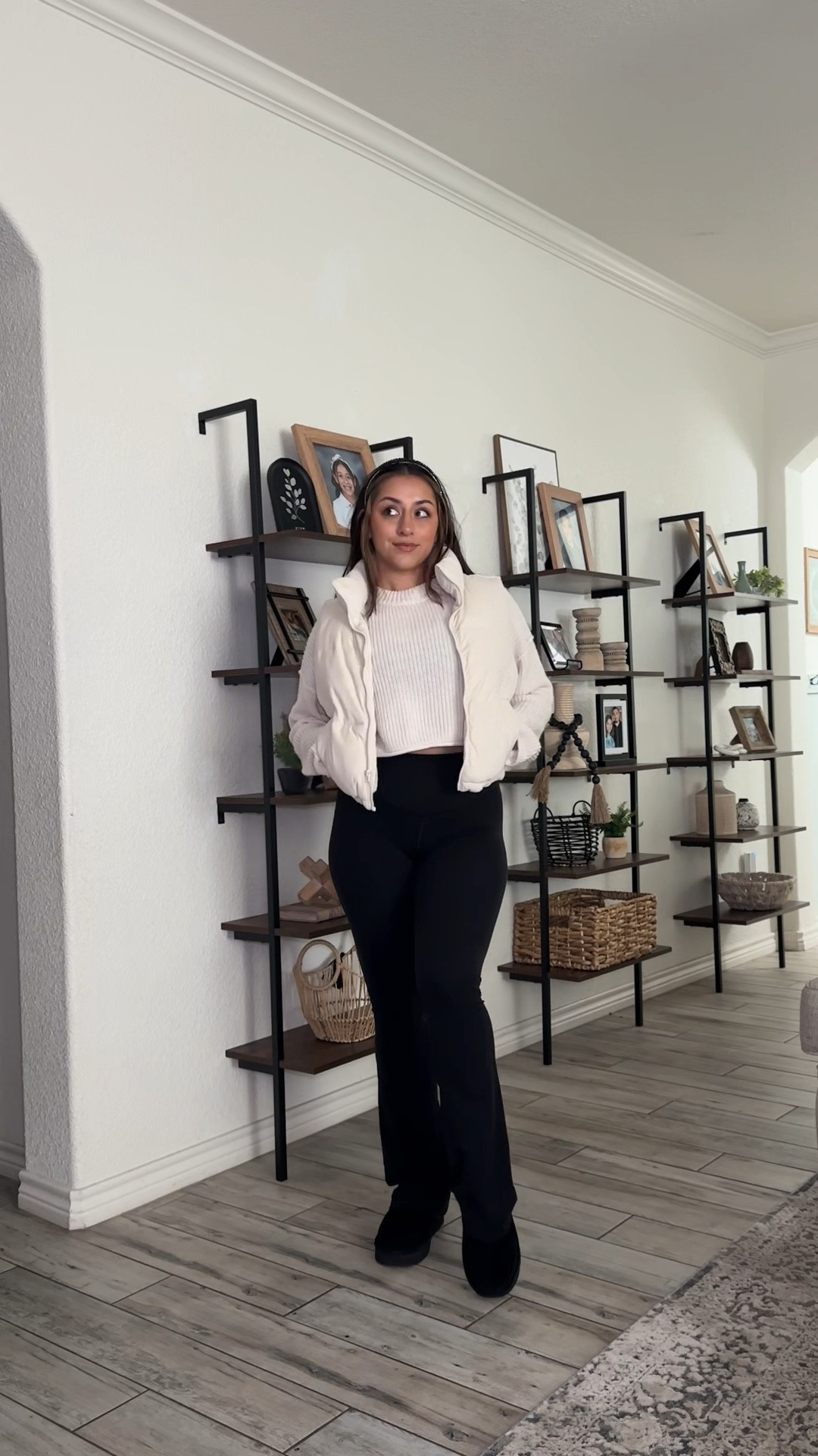 Todays outfit of the day for school pickup!  And brb gonna go get these leggings in every color 🏃‍♀️ #youngmom #ootd #MomsofTikTok #sahmoutfits #momoutfits #casualoutfits #outfitsformoms 

#LTKSeasonal #LTKstyletip #LTKVideo