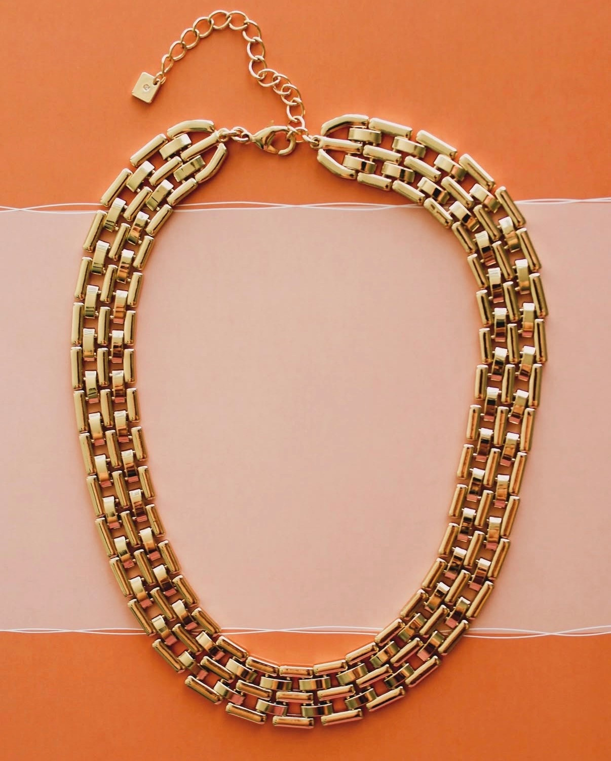 This watch chain collar necklace is on sale for under $15! It would make such a nice gift! 

#LTKCyberWeek #LTKSaleAlert #LTKGiftGuide