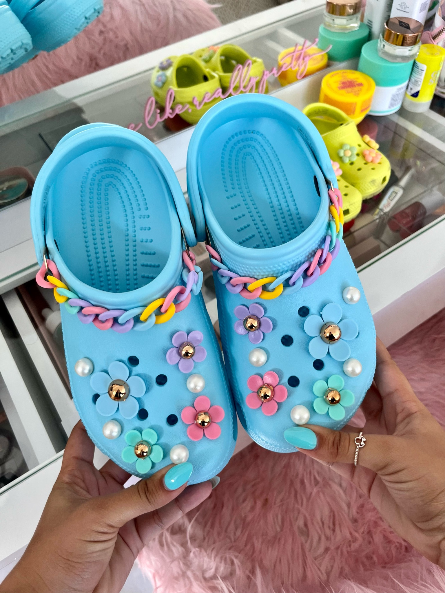 Crocs+Original+Jibbitz+Charms+Collection+Case+Holds+80+Charms+Black for  sale online